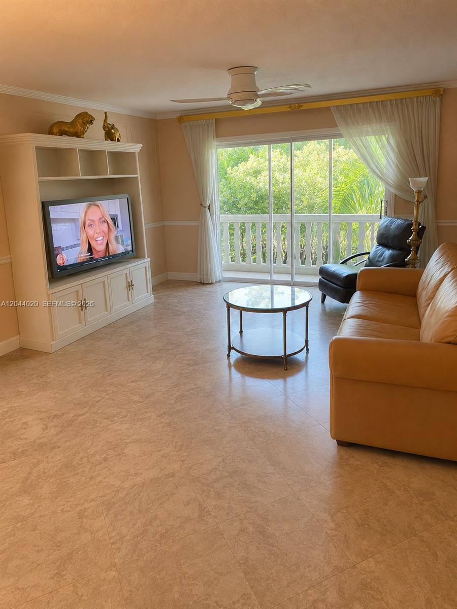 219 NE 14th Ave # 306 — Photo 4