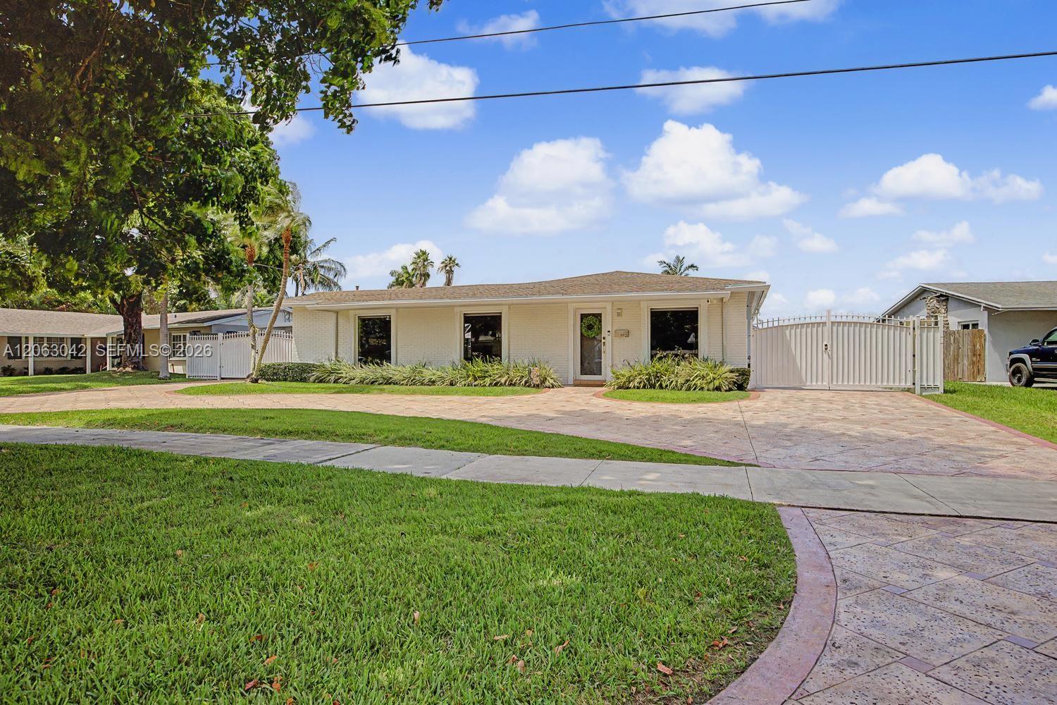 9921 SW 195th St, Cutler Bay FL 33157