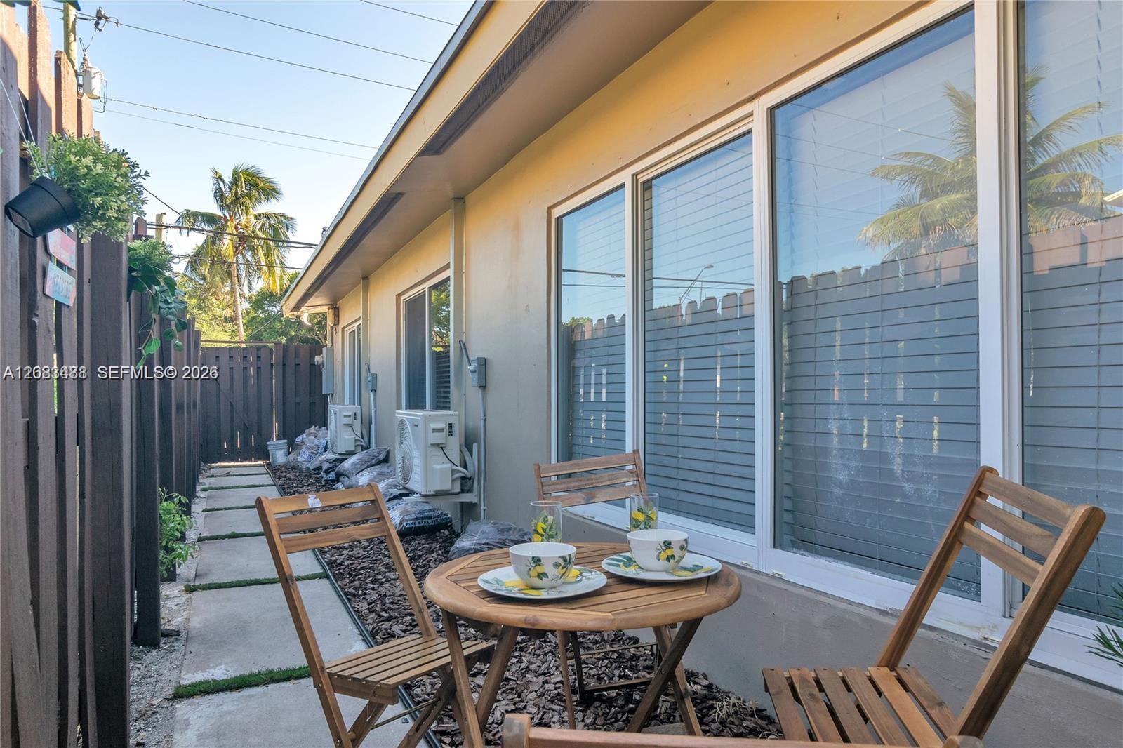 515 SW 12th St # 2 — Photo 3