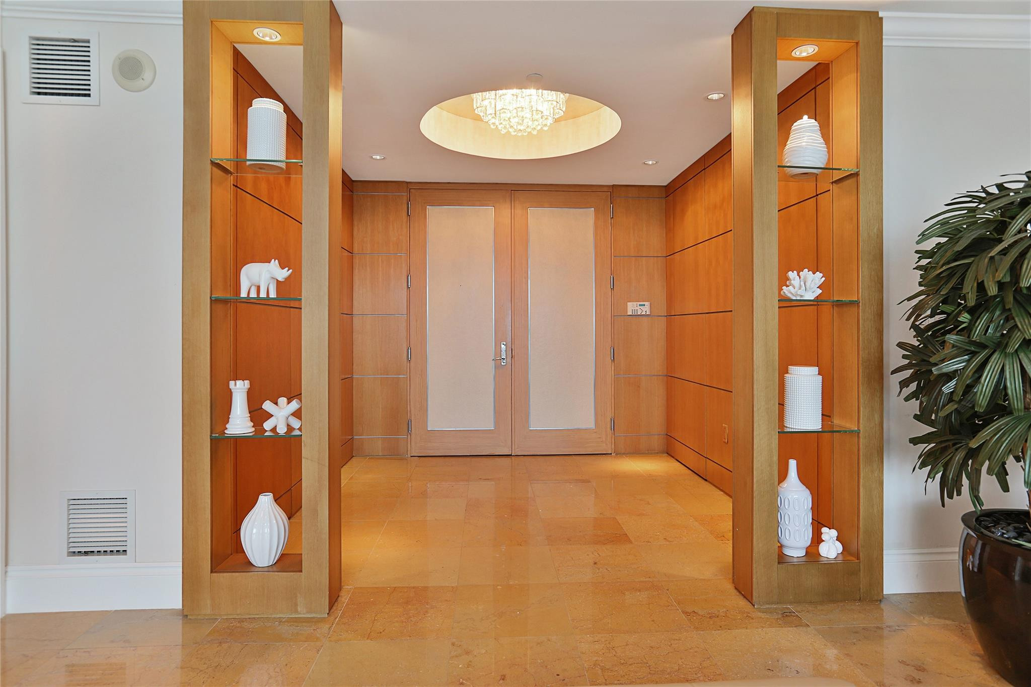 1 N Fort Lauderdale Beach Boulevard # 1807 — Photo 5