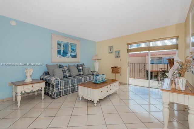 1890 W 56th St # 1423, Hialeah FL 33012
