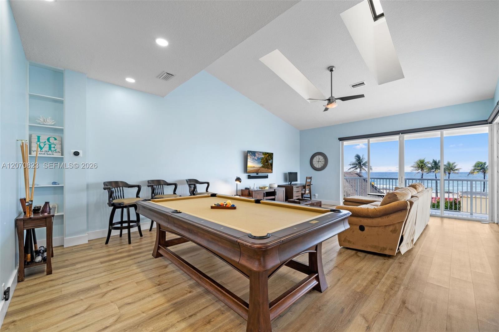 311 N N Surf Rd — Photo 4