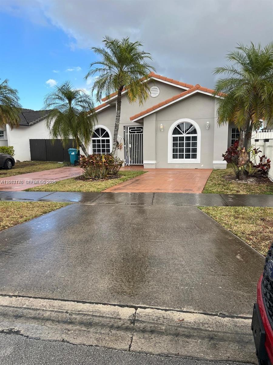 4911 SW 142nd Pl, Miami FL 33175
