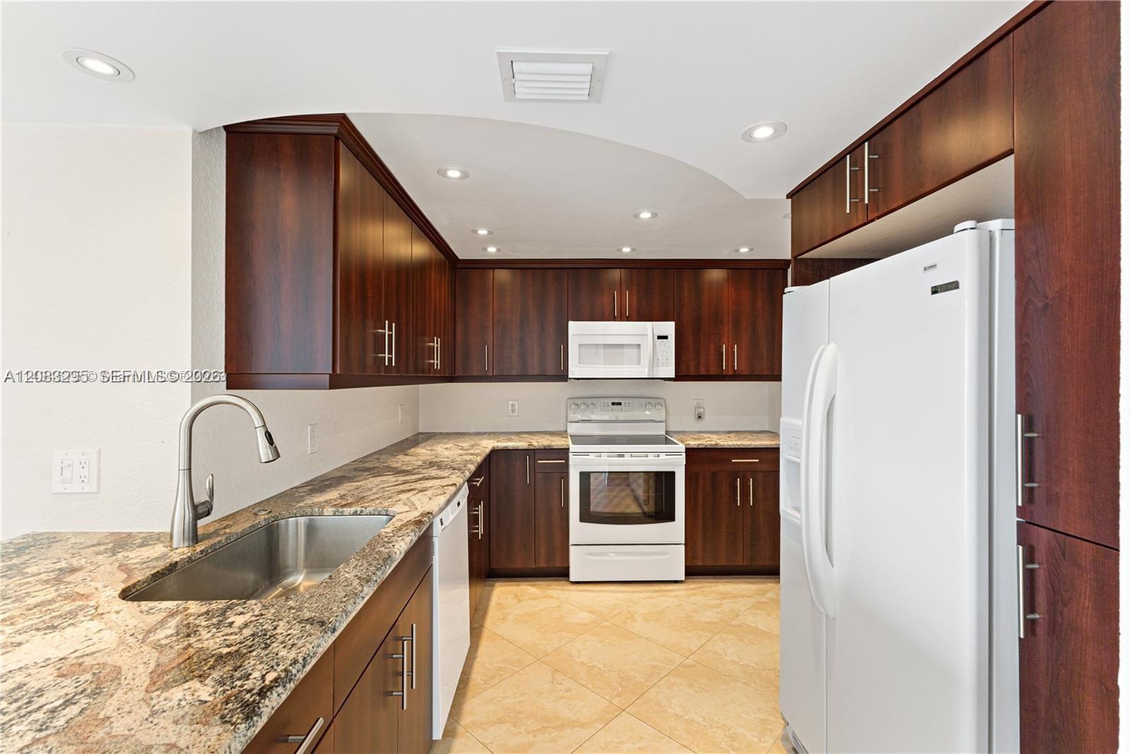 13155 Ixora Ct # 905 — Photo 5