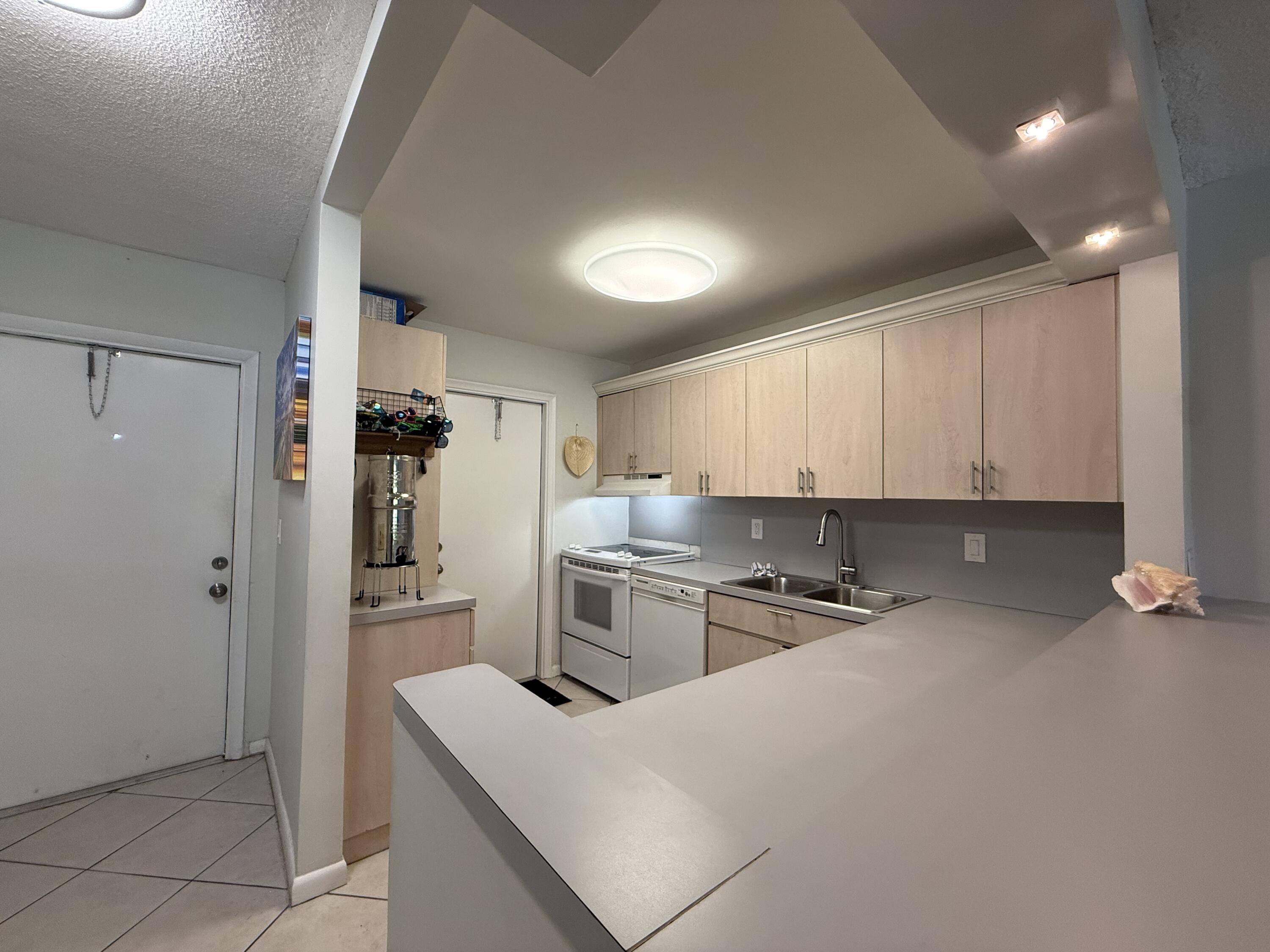 1040 SE 4th Avenue # 331 — Photo 4