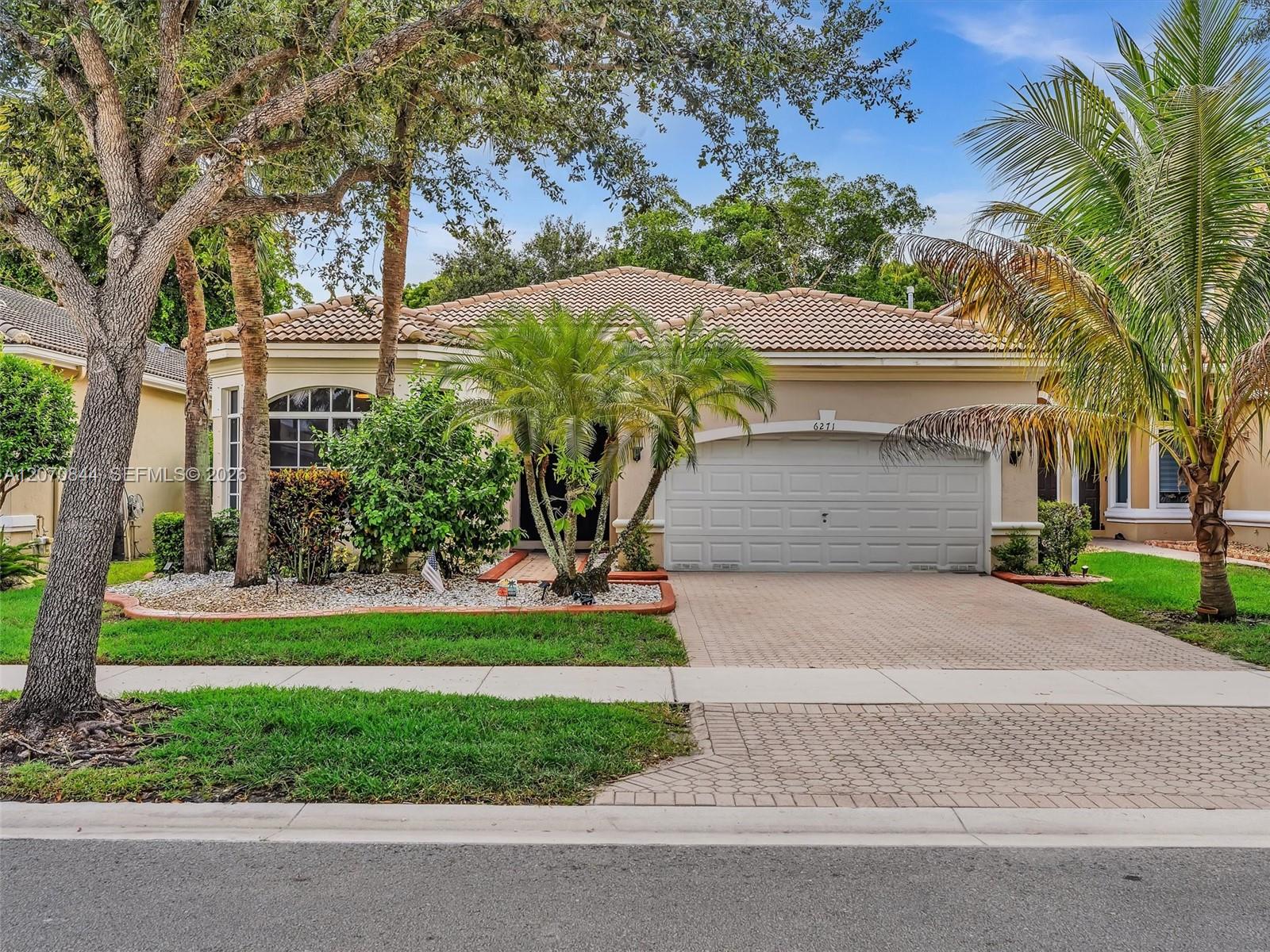 6271 SW 195th Ave, Pembroke Pines FL 33332