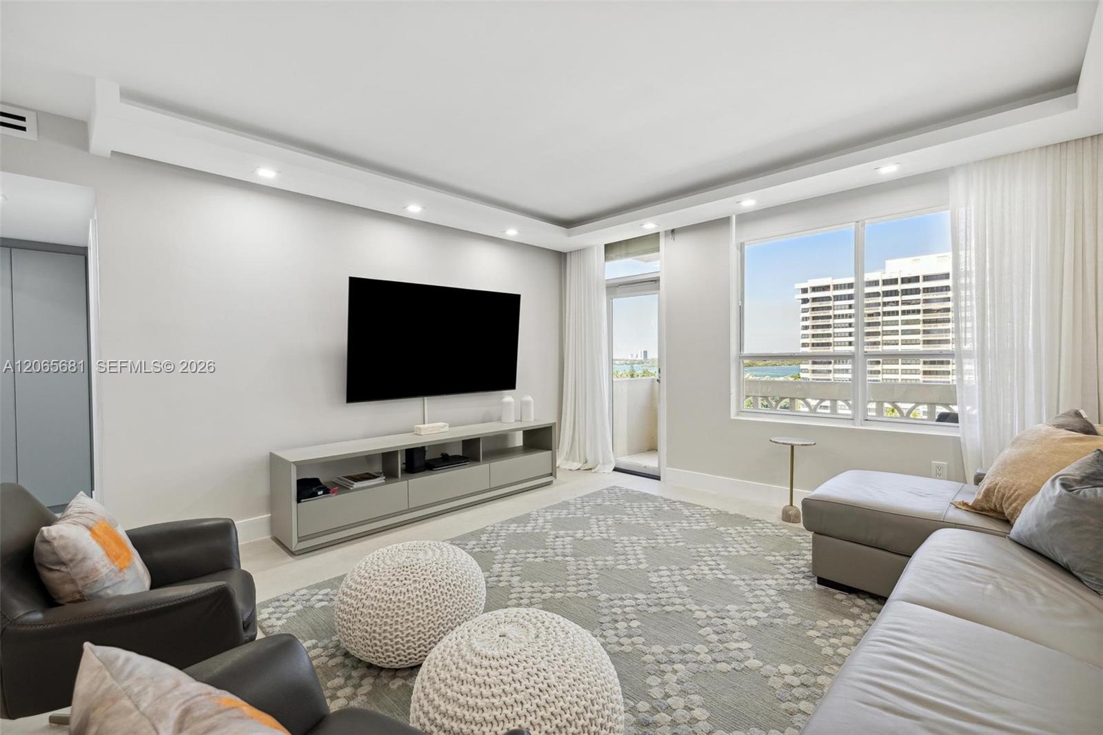 10185 Collins Ave # 1223 — Photo 3