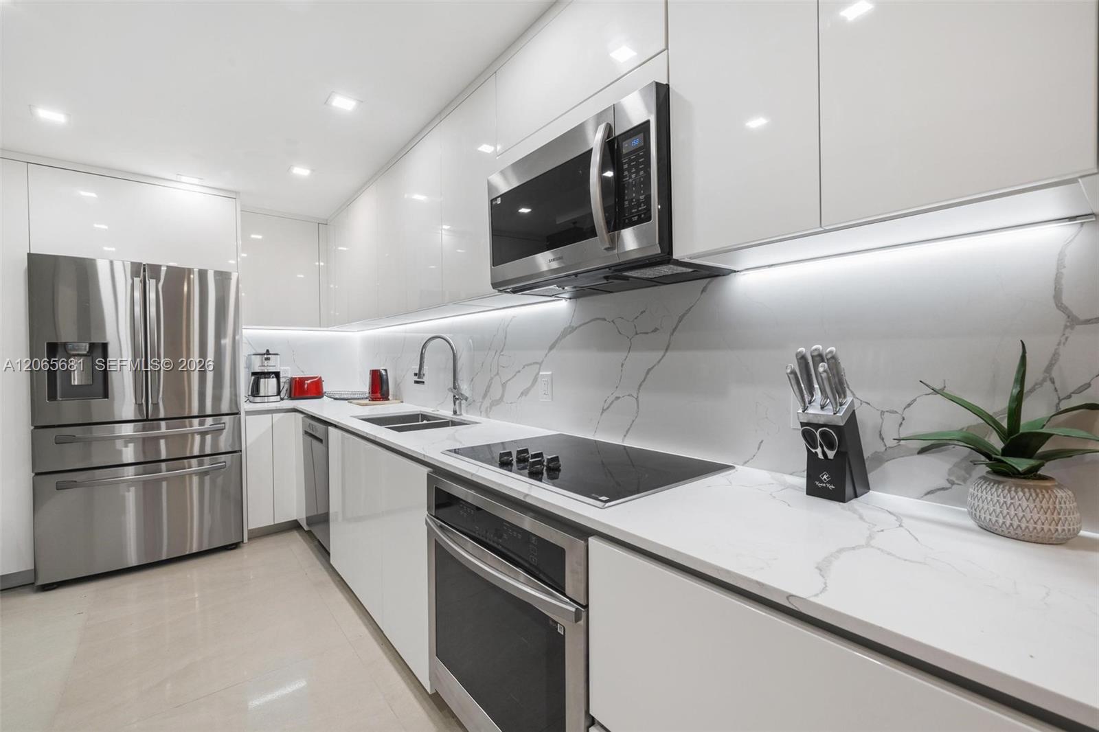 10185 Collins Ave # 1223 — Photo 5