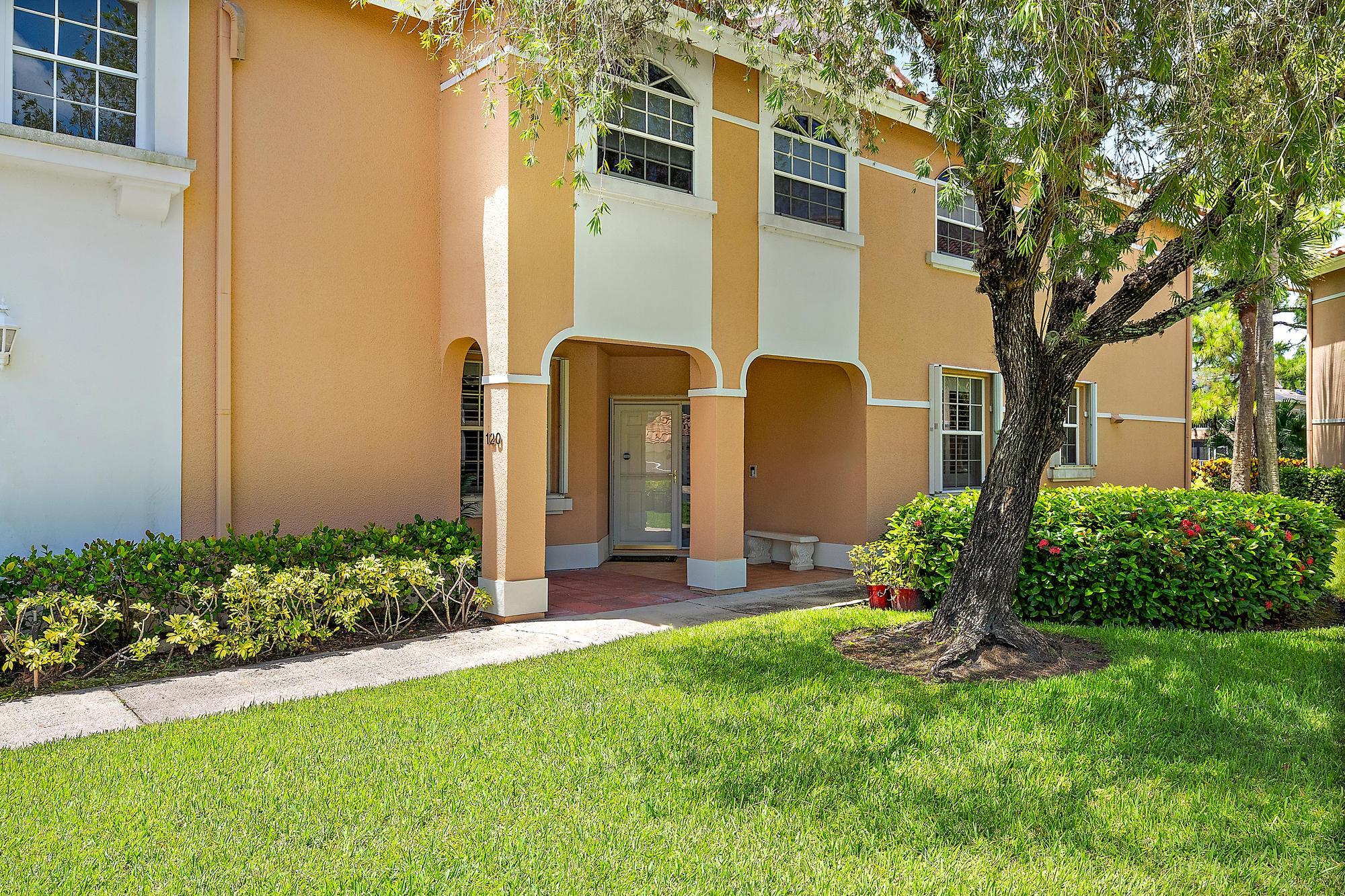 120 LEGENDARY Circle, Palm Beach Gardens FL 33418