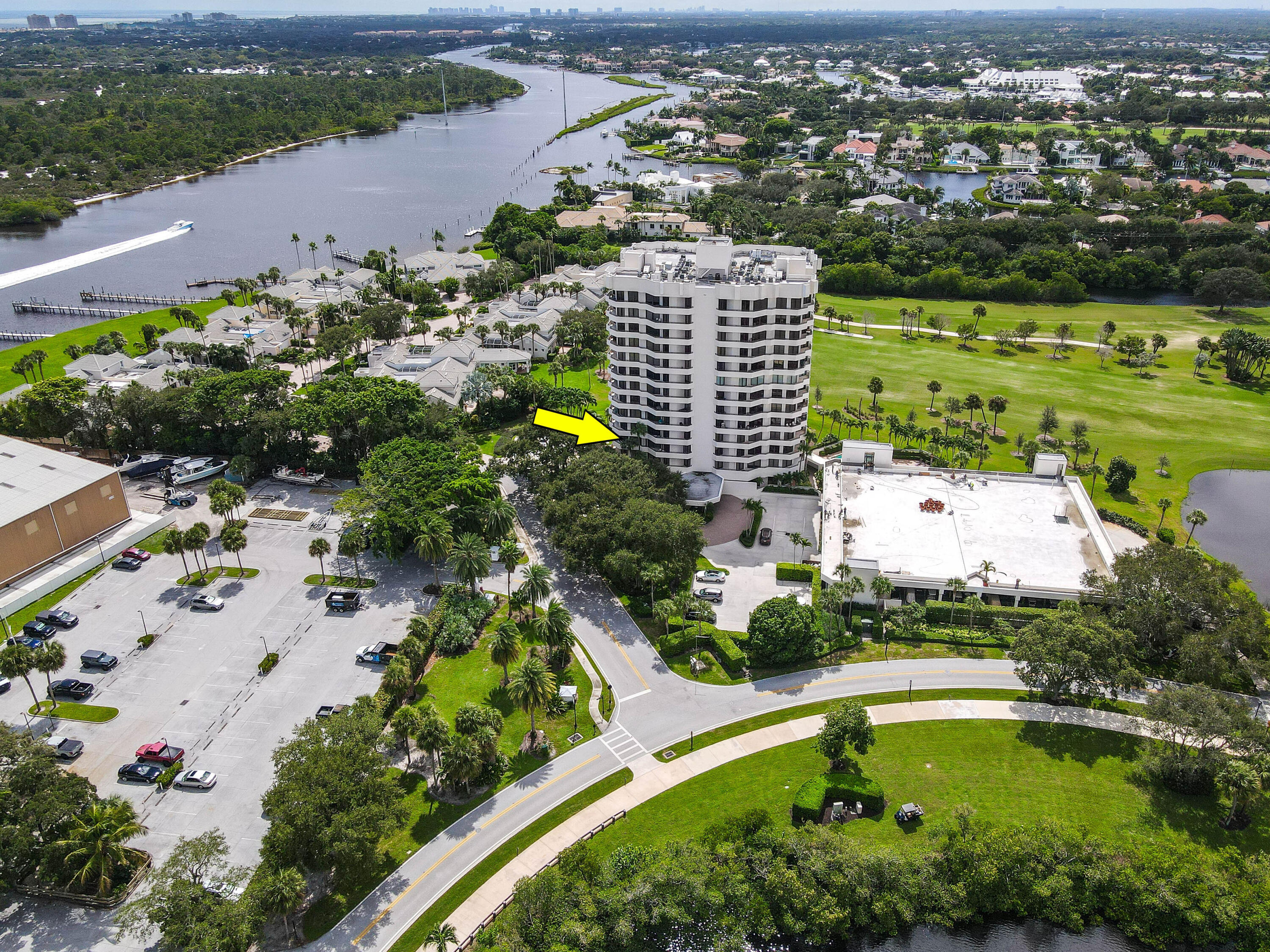 3322 CASSEEKEY ISLAND Road # 302, Jupiter FL 33477
