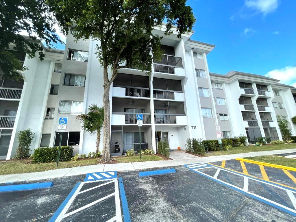 711 N PINE ISLAND Road # 305 — Photo 2