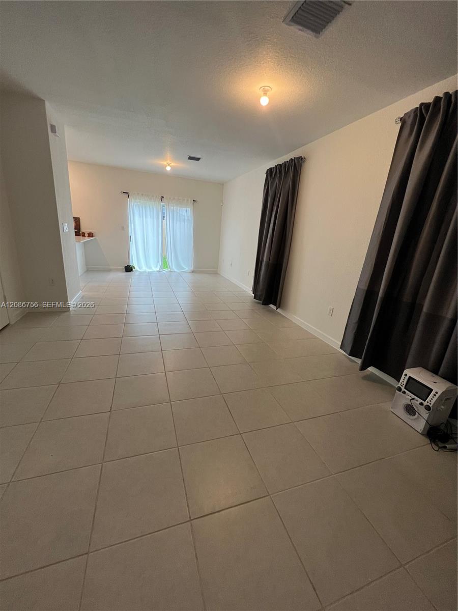 2634 SE 10th St # 2634 — Photo 2