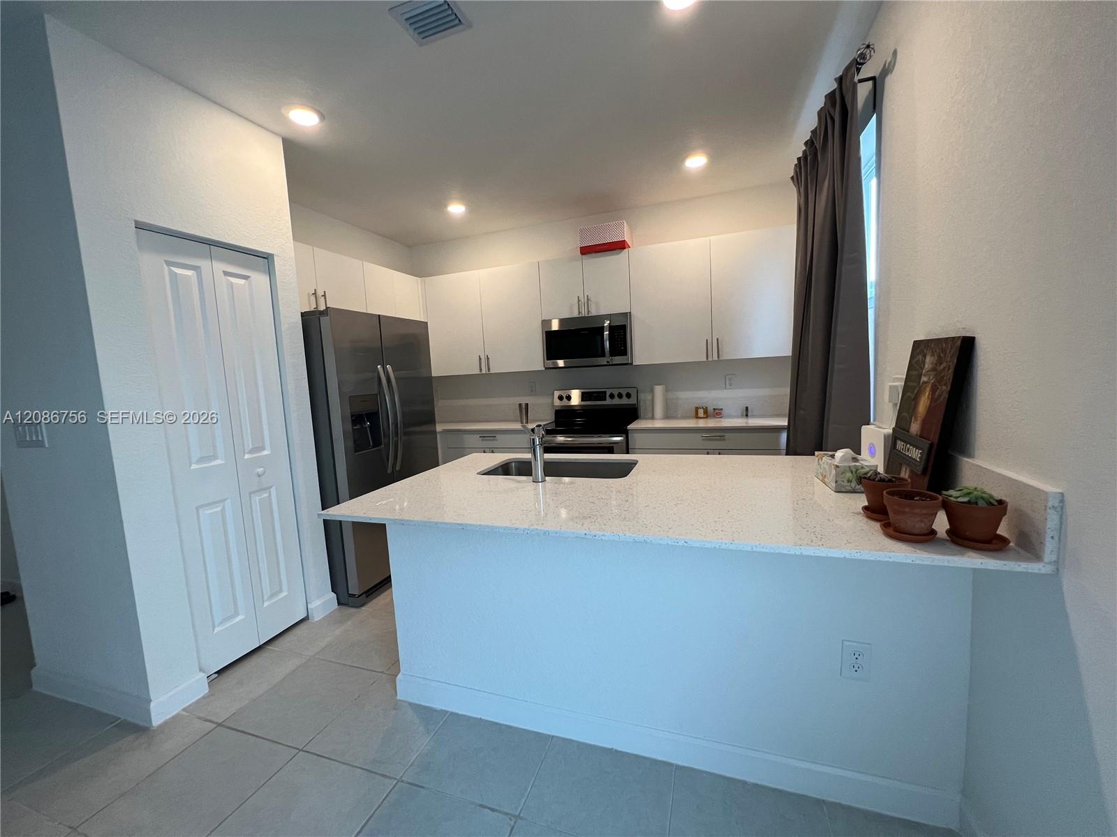 2634 SE 10th St # 2634 — Photo 4
