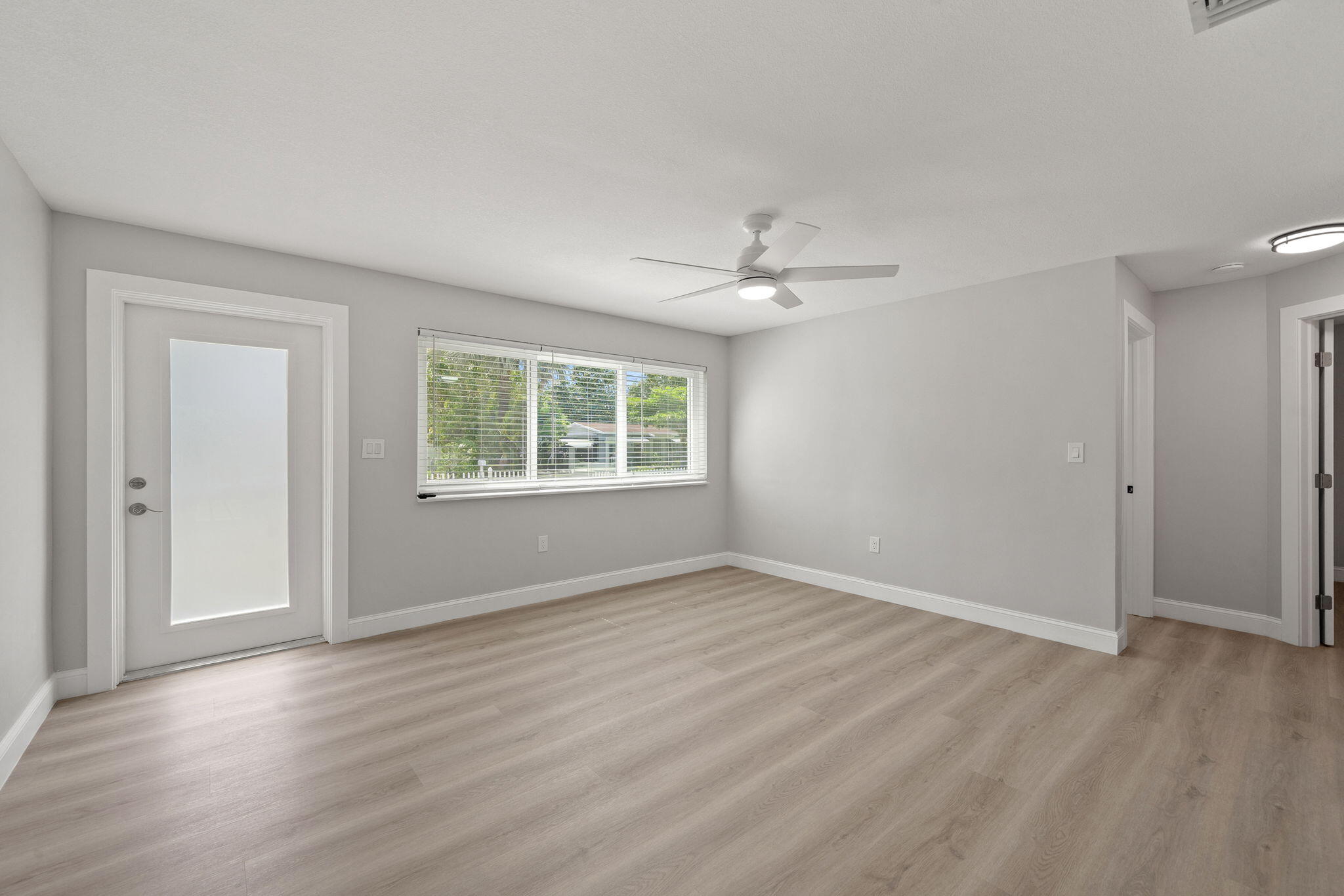 2071 W Carol Circle — Photo 3