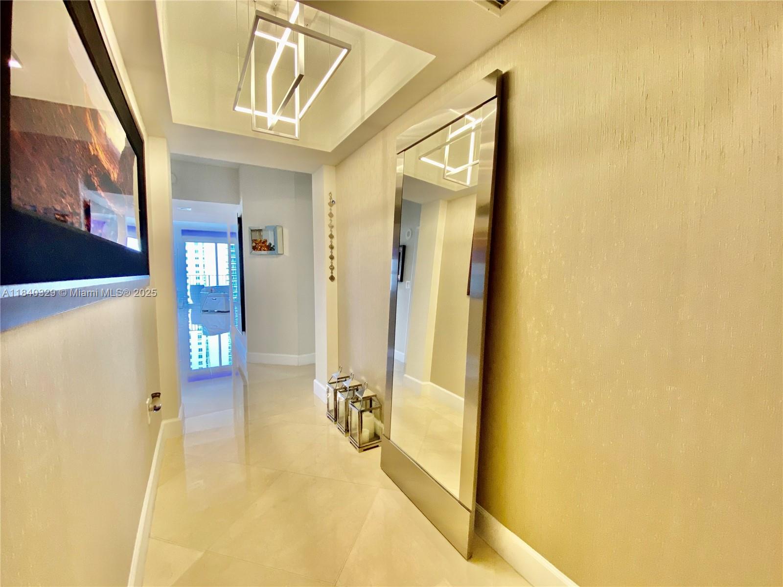 19900 E Country Club Dr # 1220, Aventura FL 33180