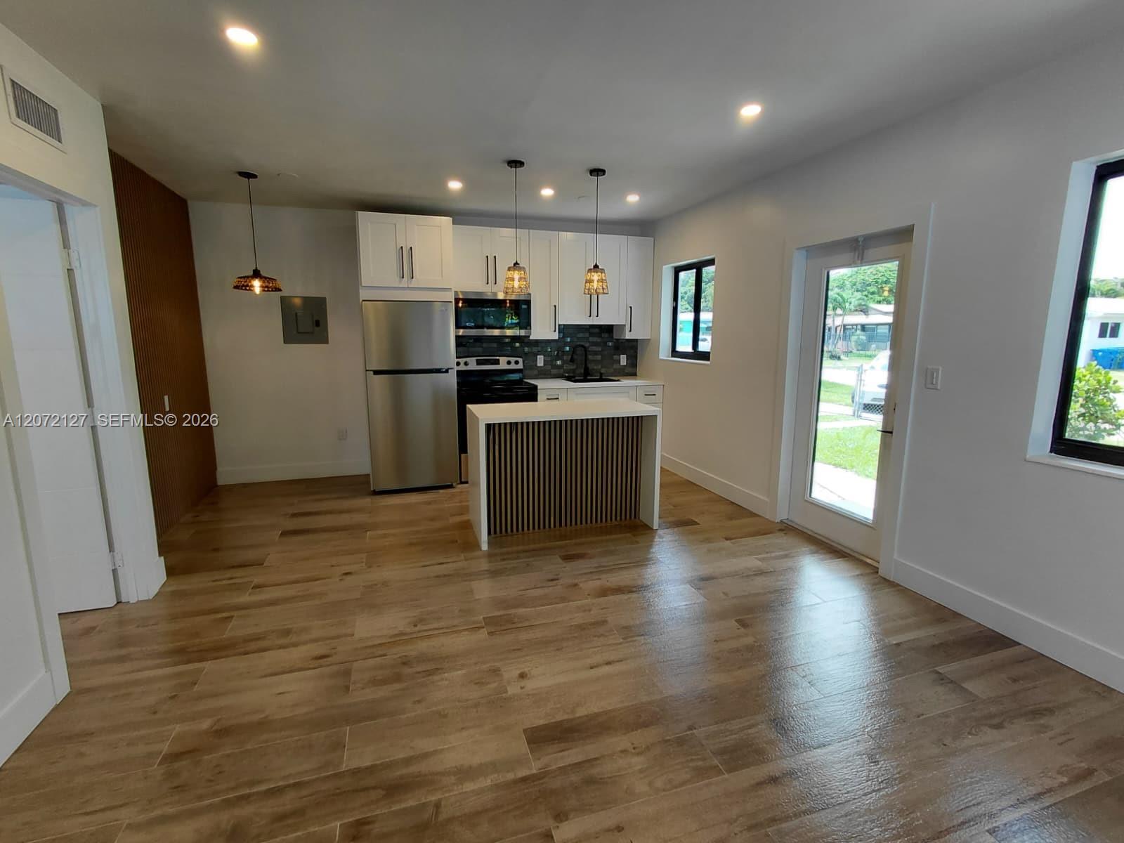 1430 NW 45th St # 1 — Photo 2