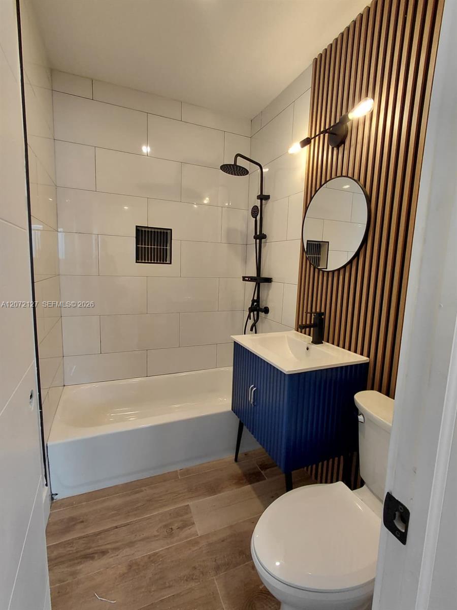 1430 NW 45th St # 1 — Photo 5