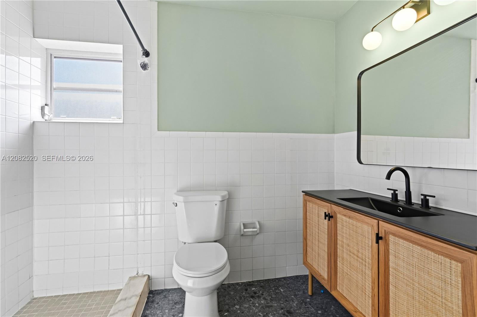 1085 NE 34th St # 3 — Photo 5