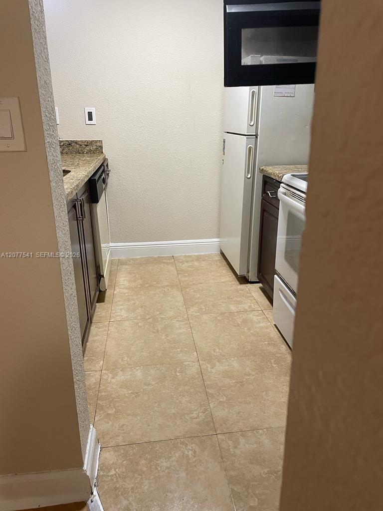 7075 NW 186th St # C505 — Photo 3