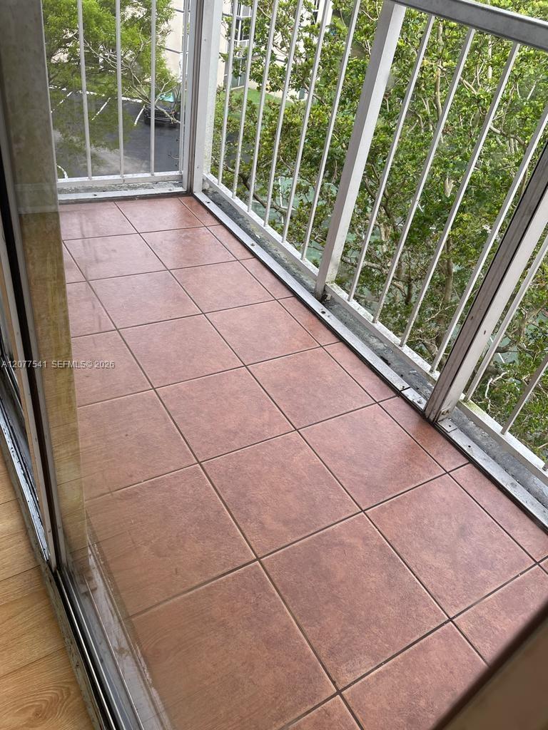 7075 NW 186th St # C505 — Photo 4