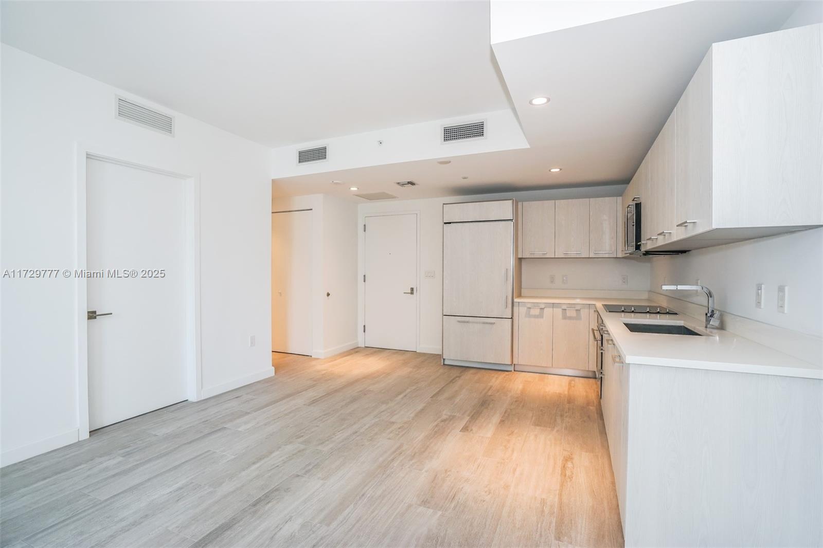 55 SW 9 Street # 1407 — Photo 2