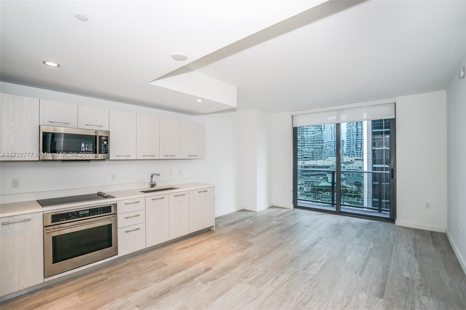 55 SW 9 Street # 1407 — Photo 3