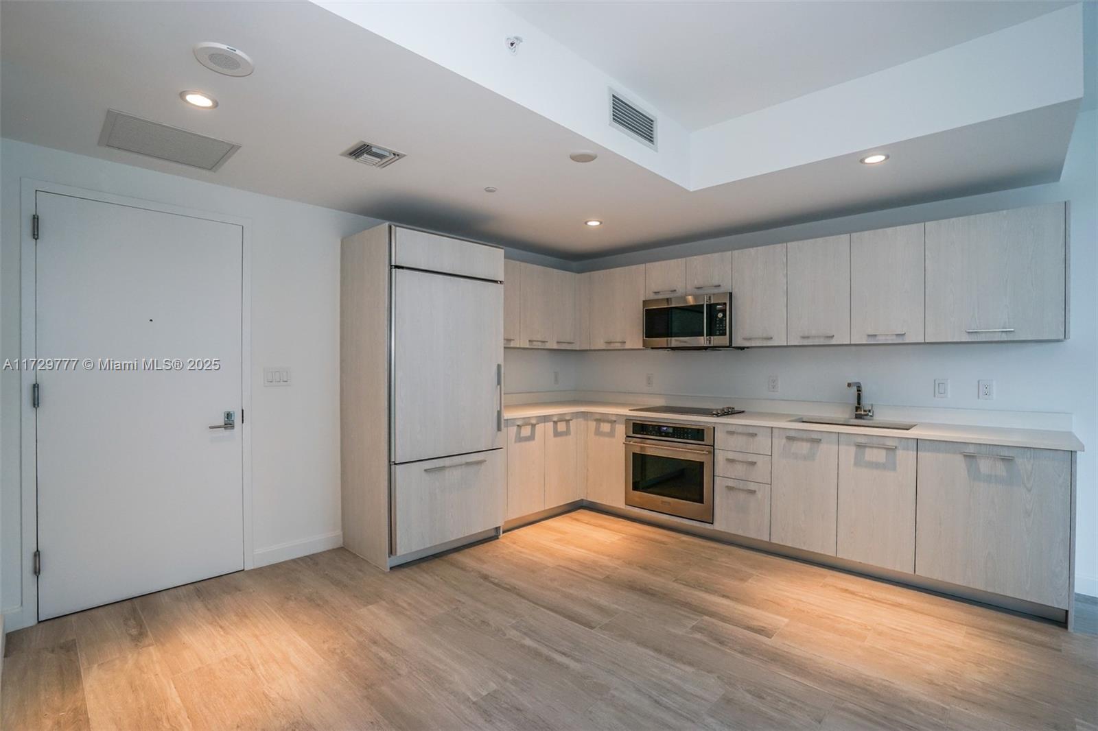 55 SW 9 Street # 1407 — Photo 5