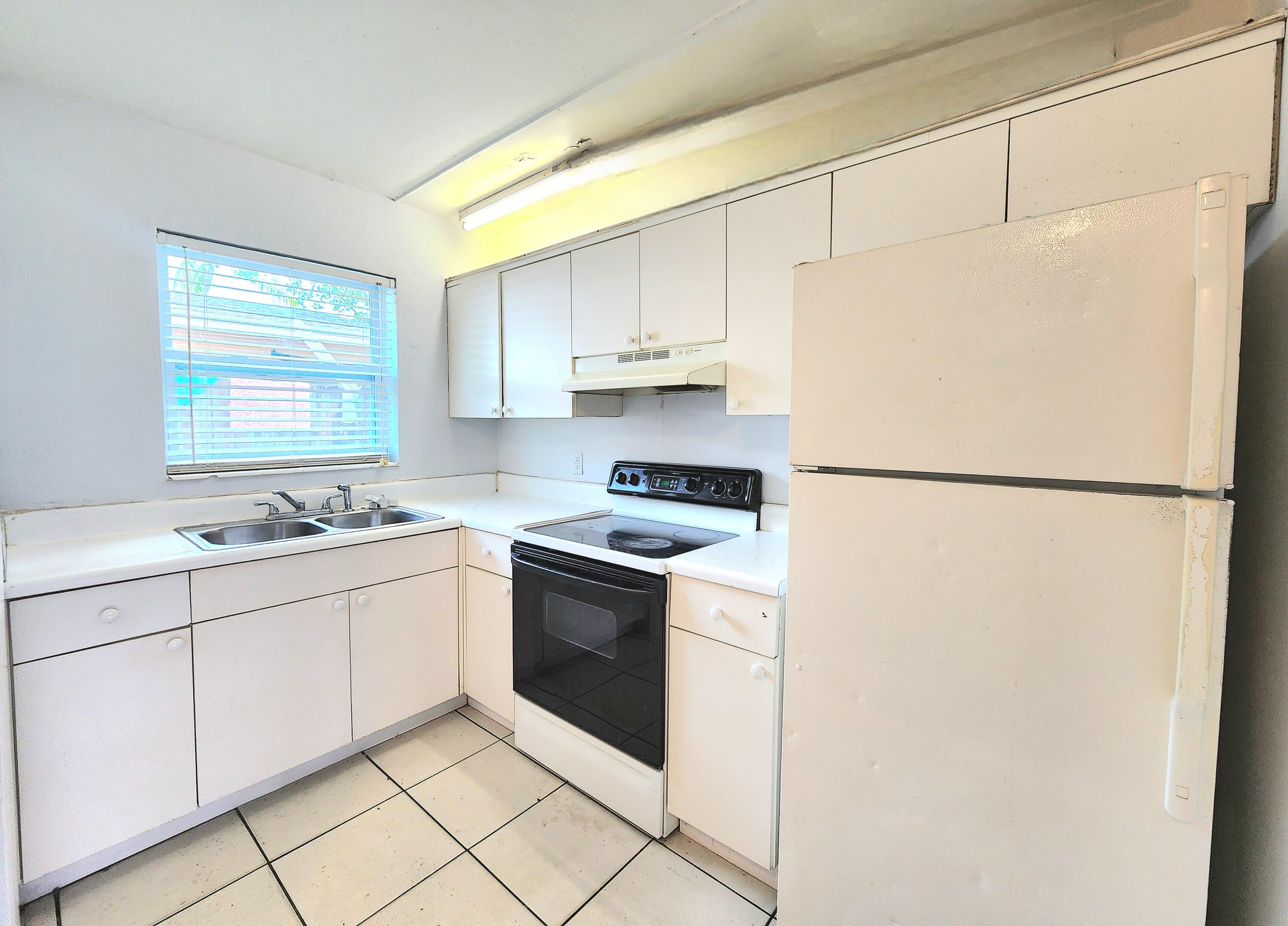 215 SW 1ST Court # 2, Pompano Beach FL 33060