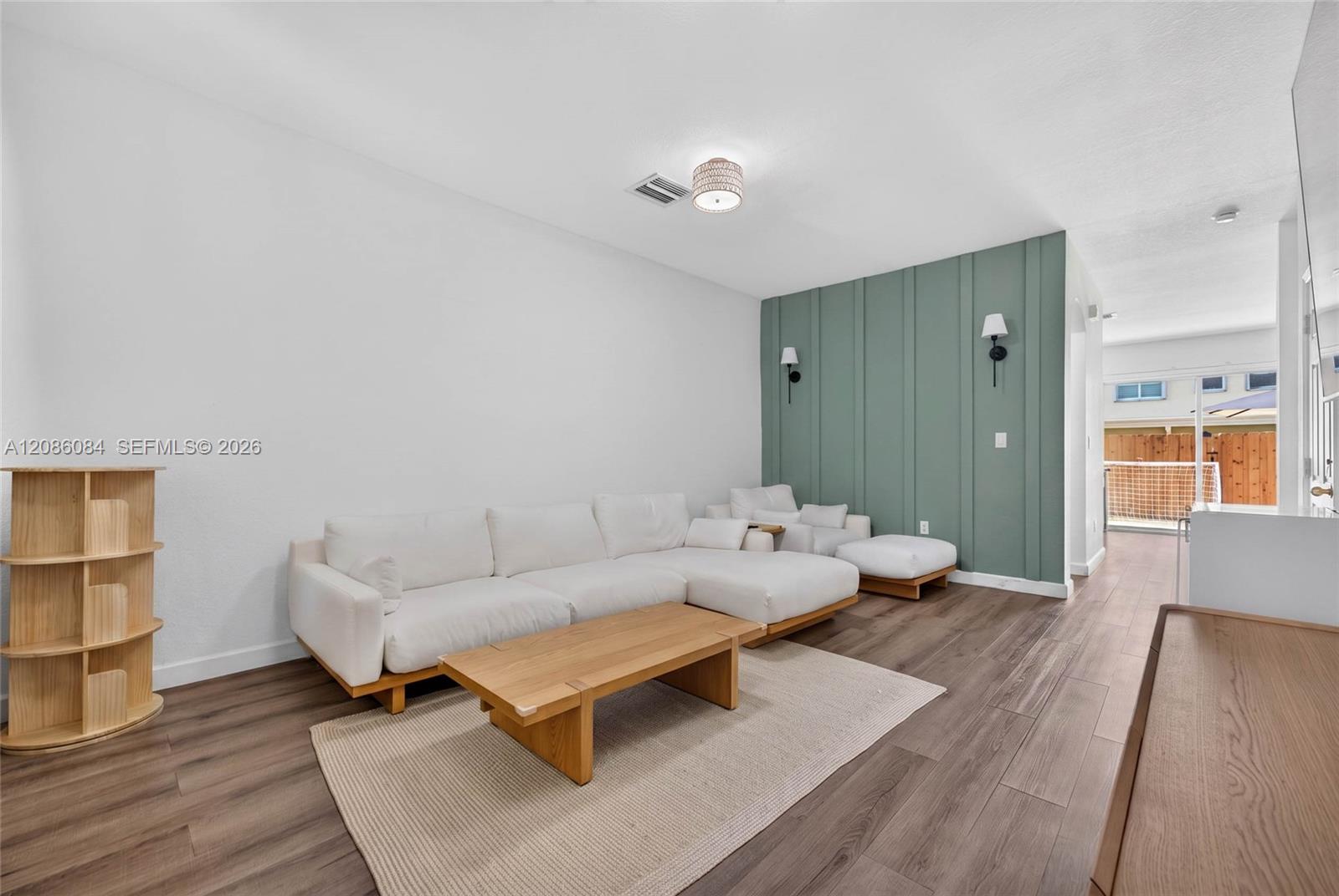 12956 SW 134th Ter — Photo 3