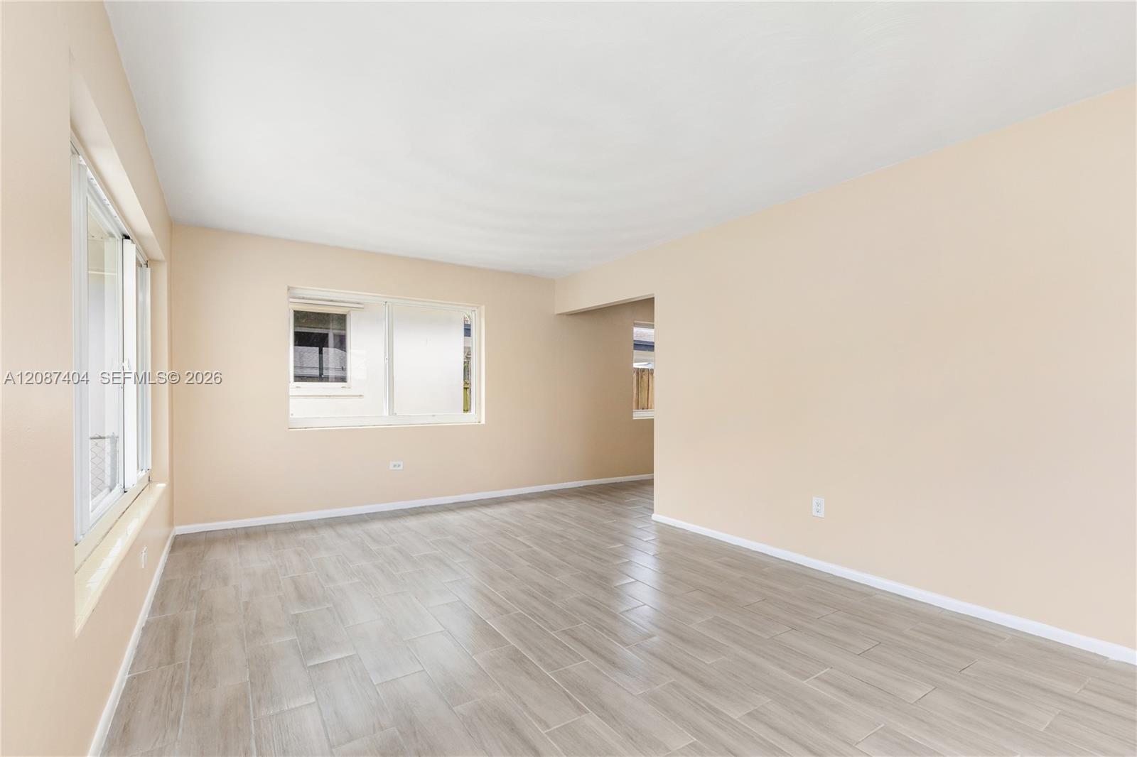619 N D ST — Photo 4