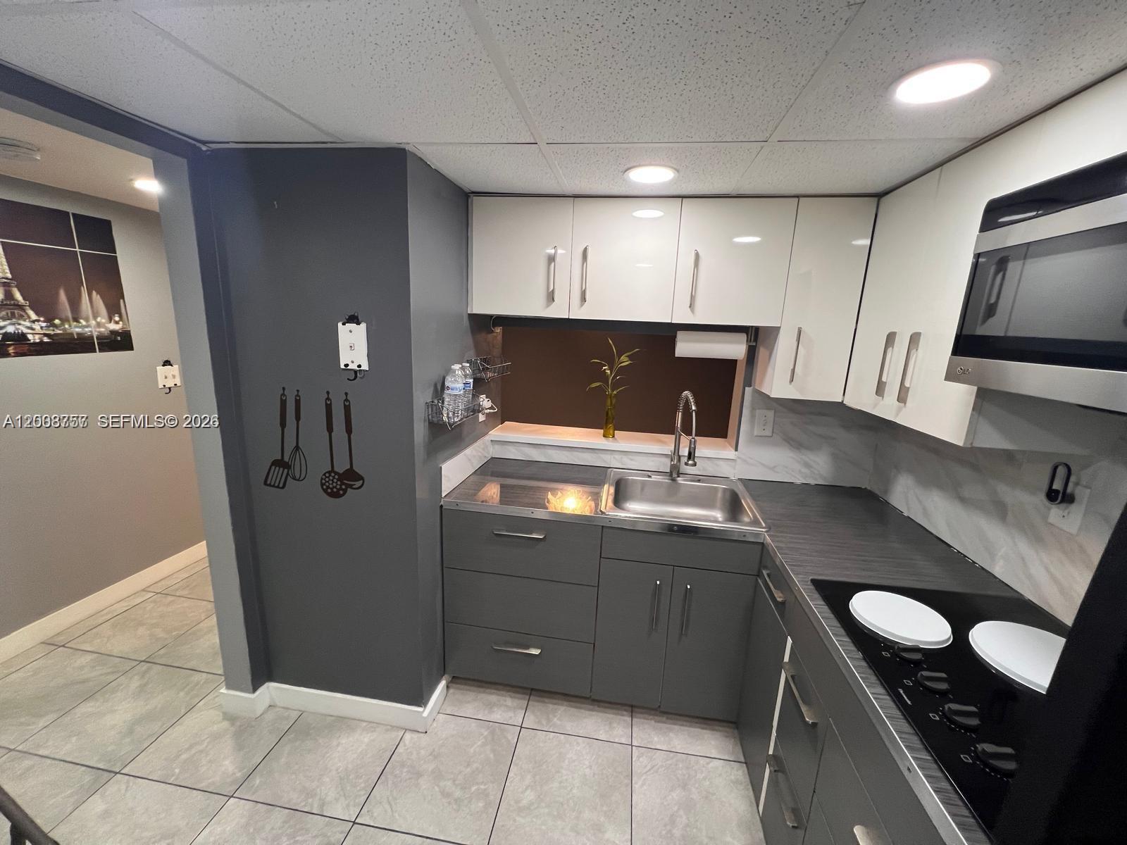 488 NW 165th St Rd # 610, Miami FL 33169
