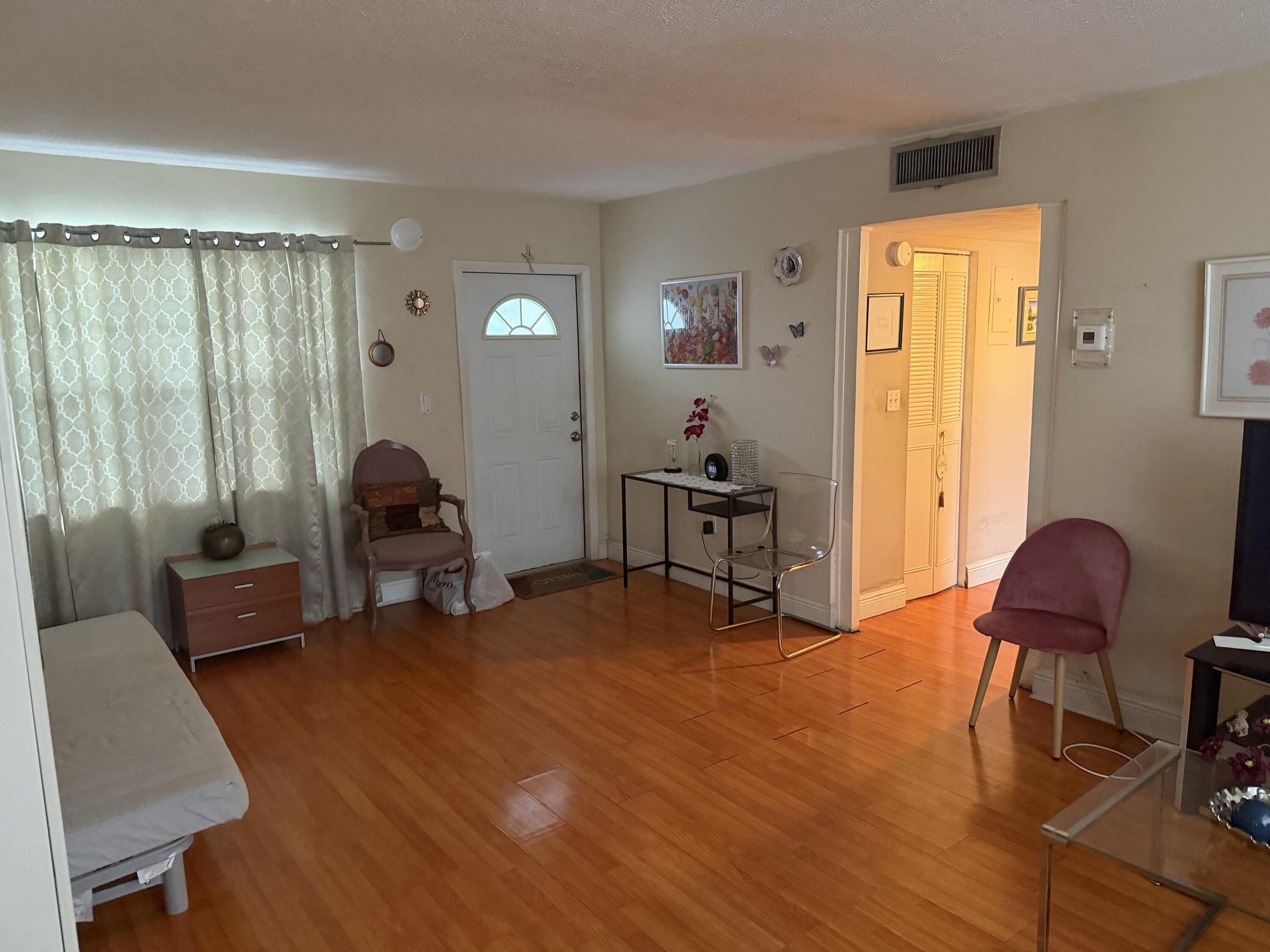 714 NE 10th Street # 205 — Photo 4