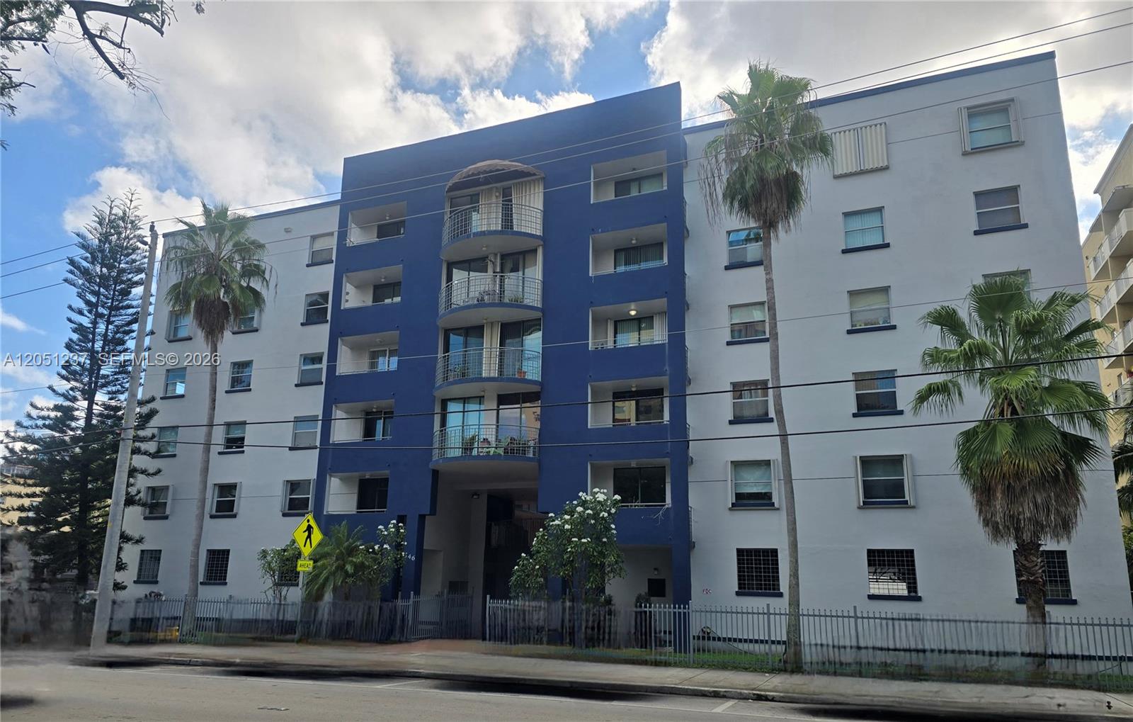 546 SW 1st ST # 607, Miami FL 33130