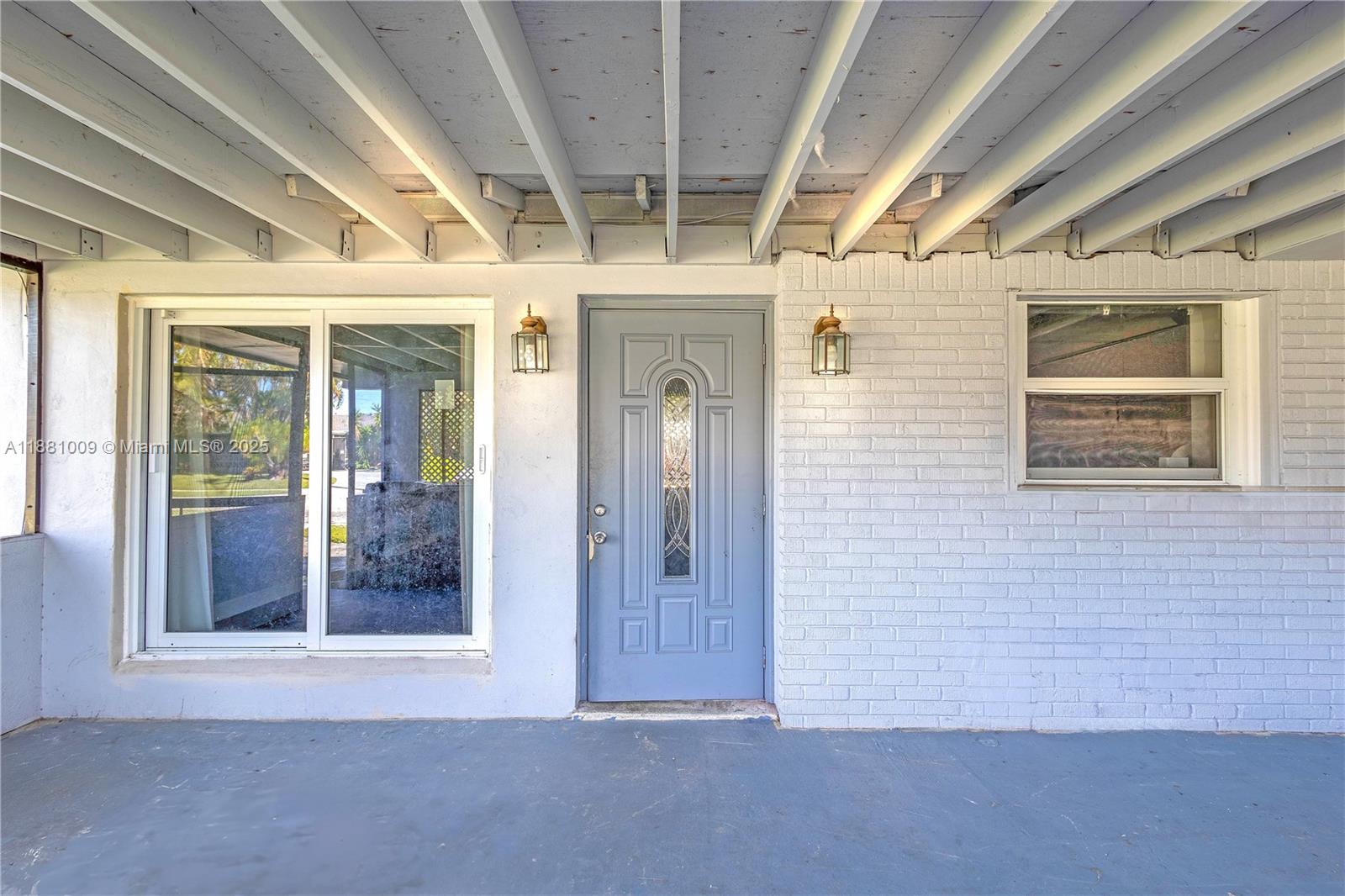 4410 NW 10th St — Photo 2