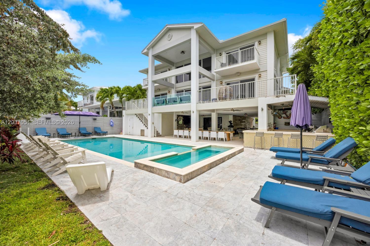 1076 NE Little River Dr, Miami FL 33138