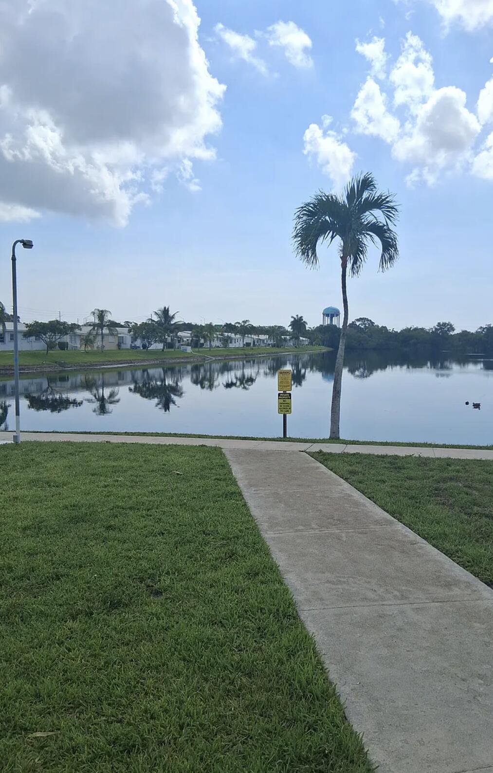 2200 PARK Lane # 208, Hollywood FL 33021