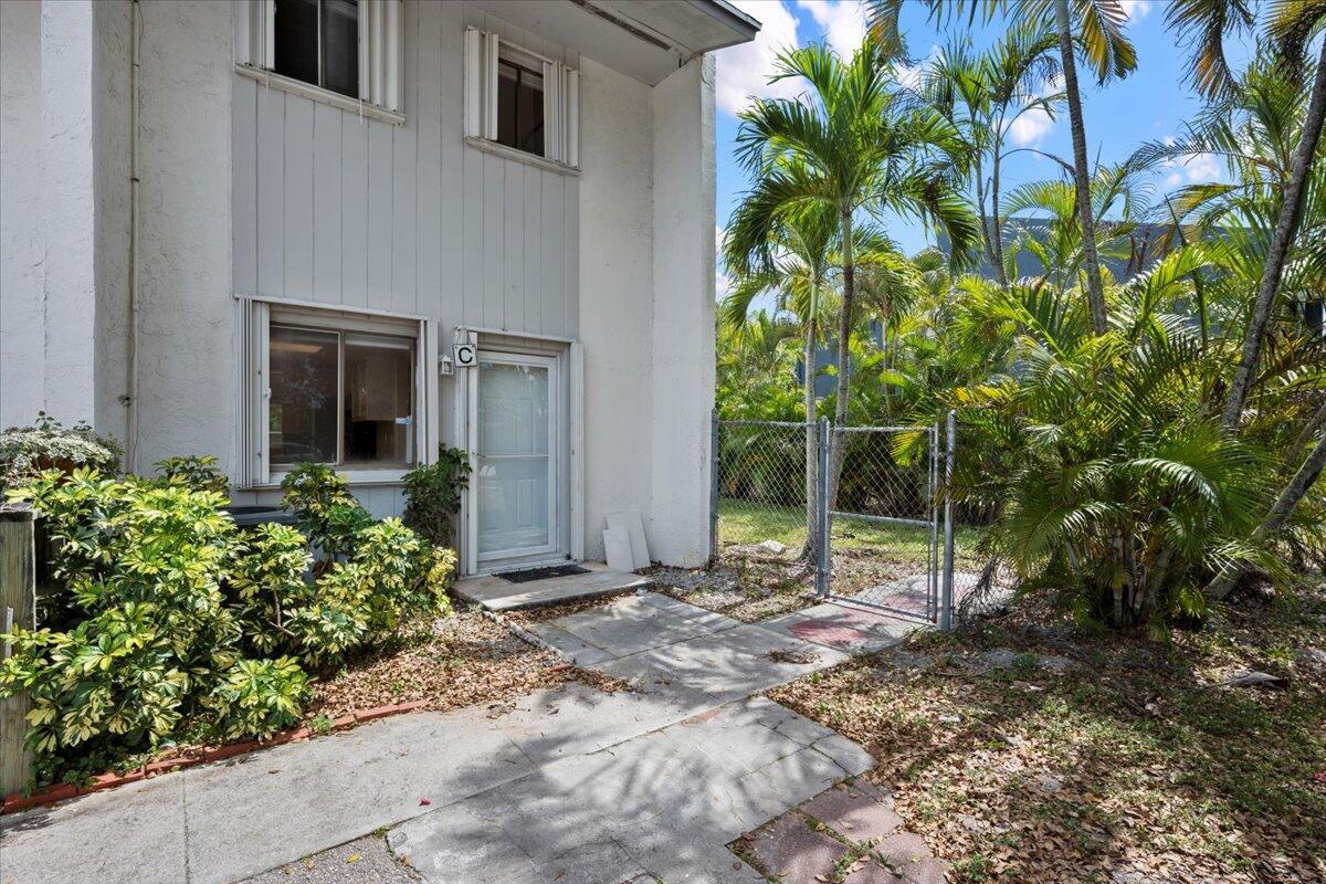 3666 PINEHURST Drive # C — Photo 2