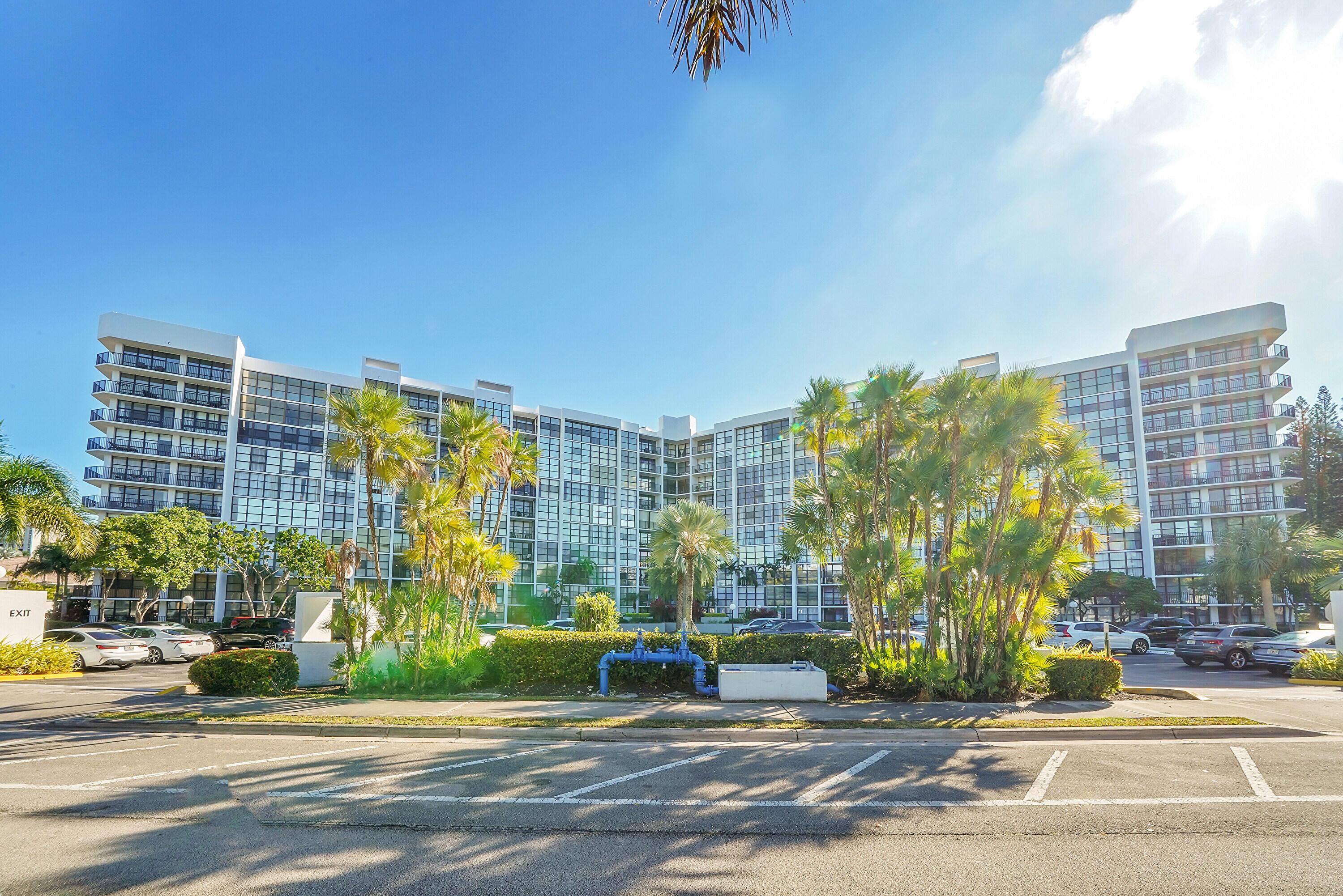 1000 Parkview Drive # 306, Hallandale Beach FL 33009