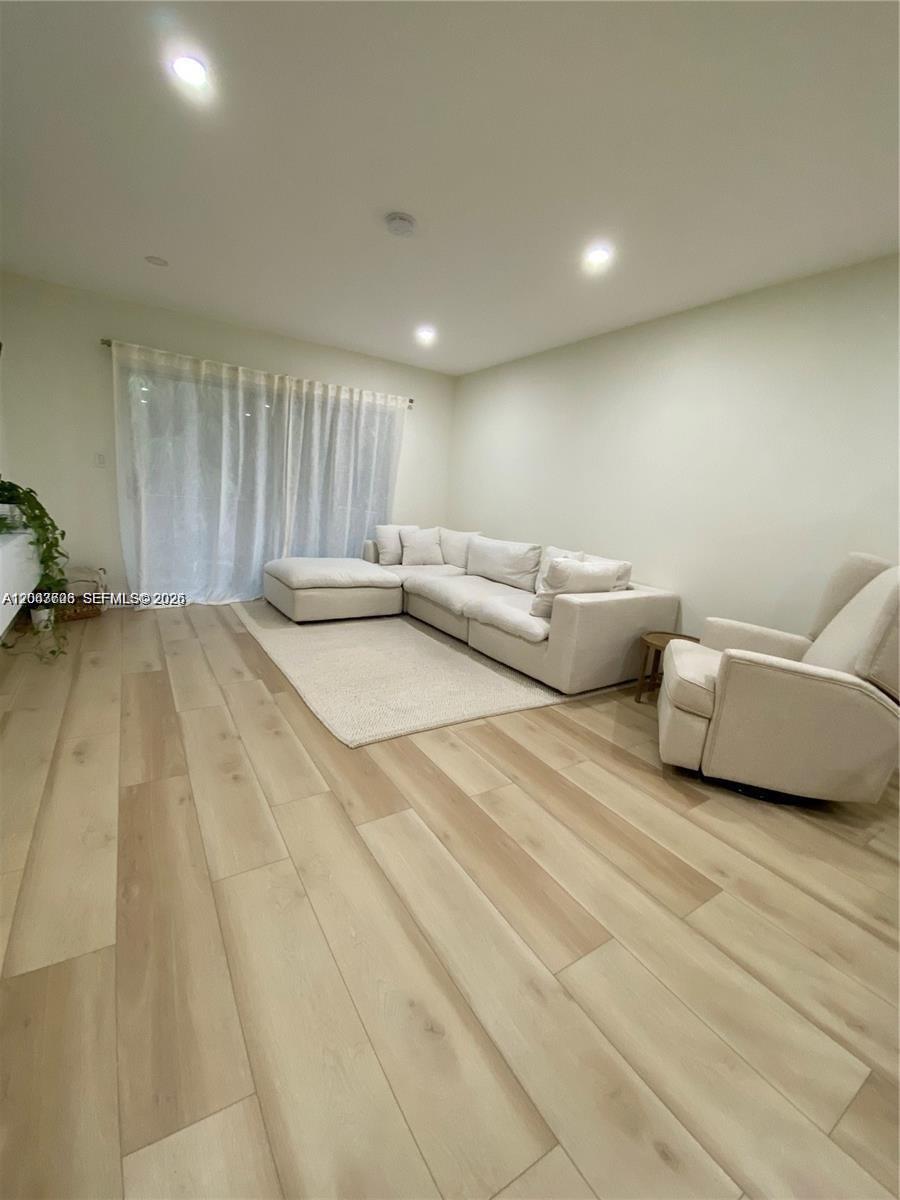 1200 Tallwood Ave # 302, Hollywood FL 33021