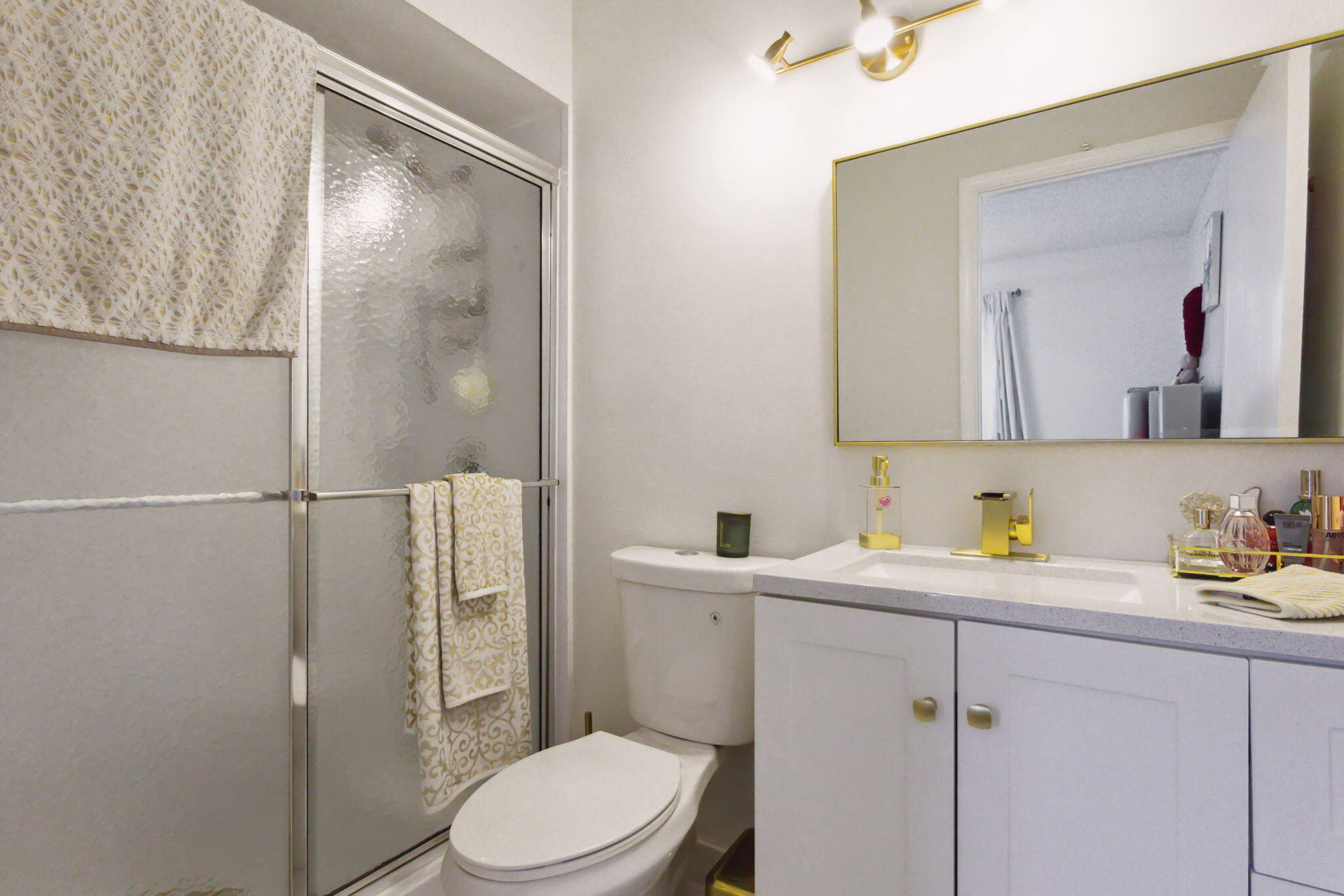 368 WATERSIDE Drive — Photo 3