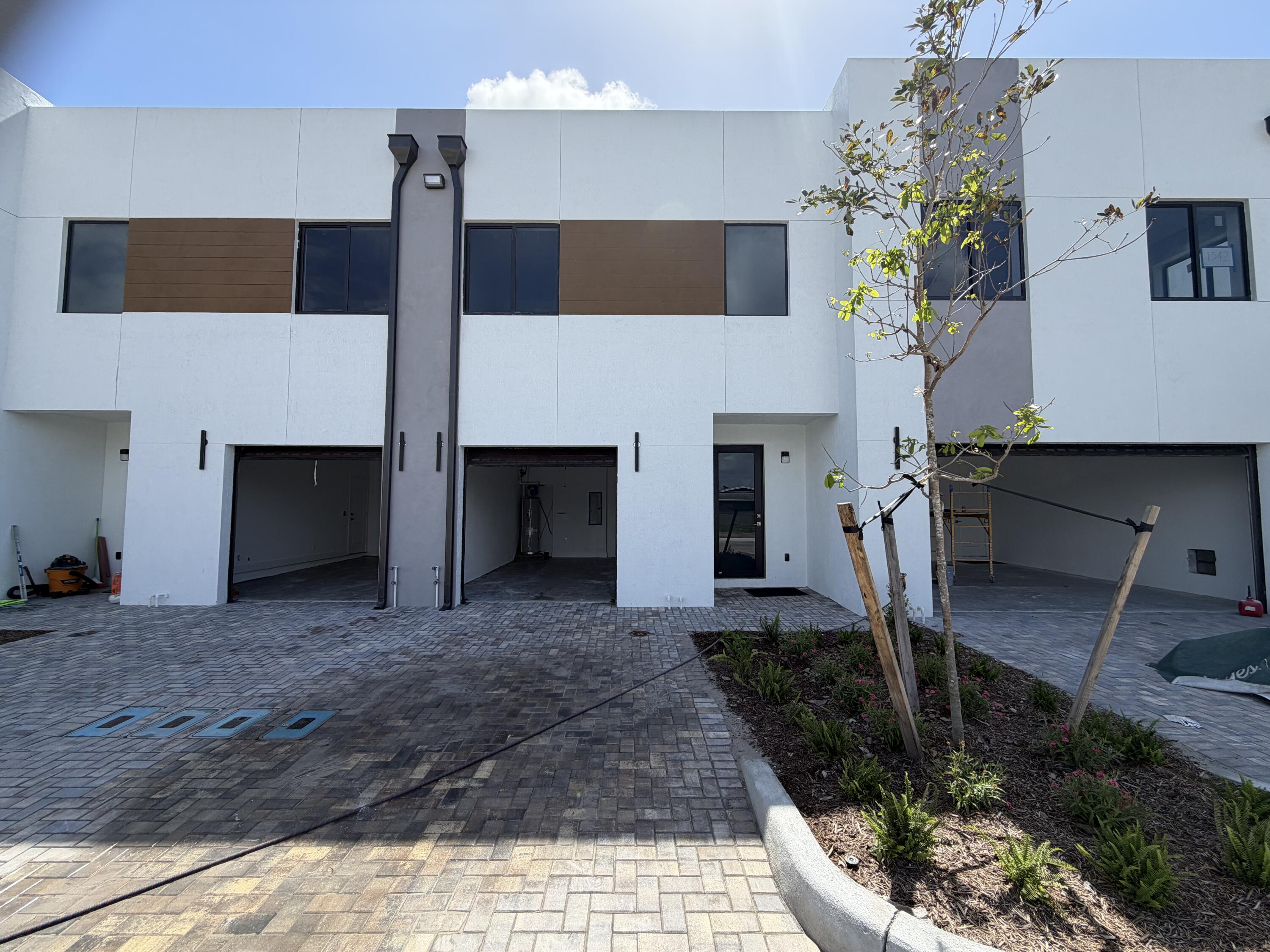 1544 NW 1st Avenue, Pompano Beach FL 33060