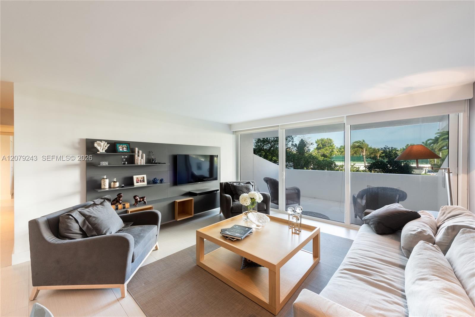 199 Ocean Lane Dr # 206 — Photo 2