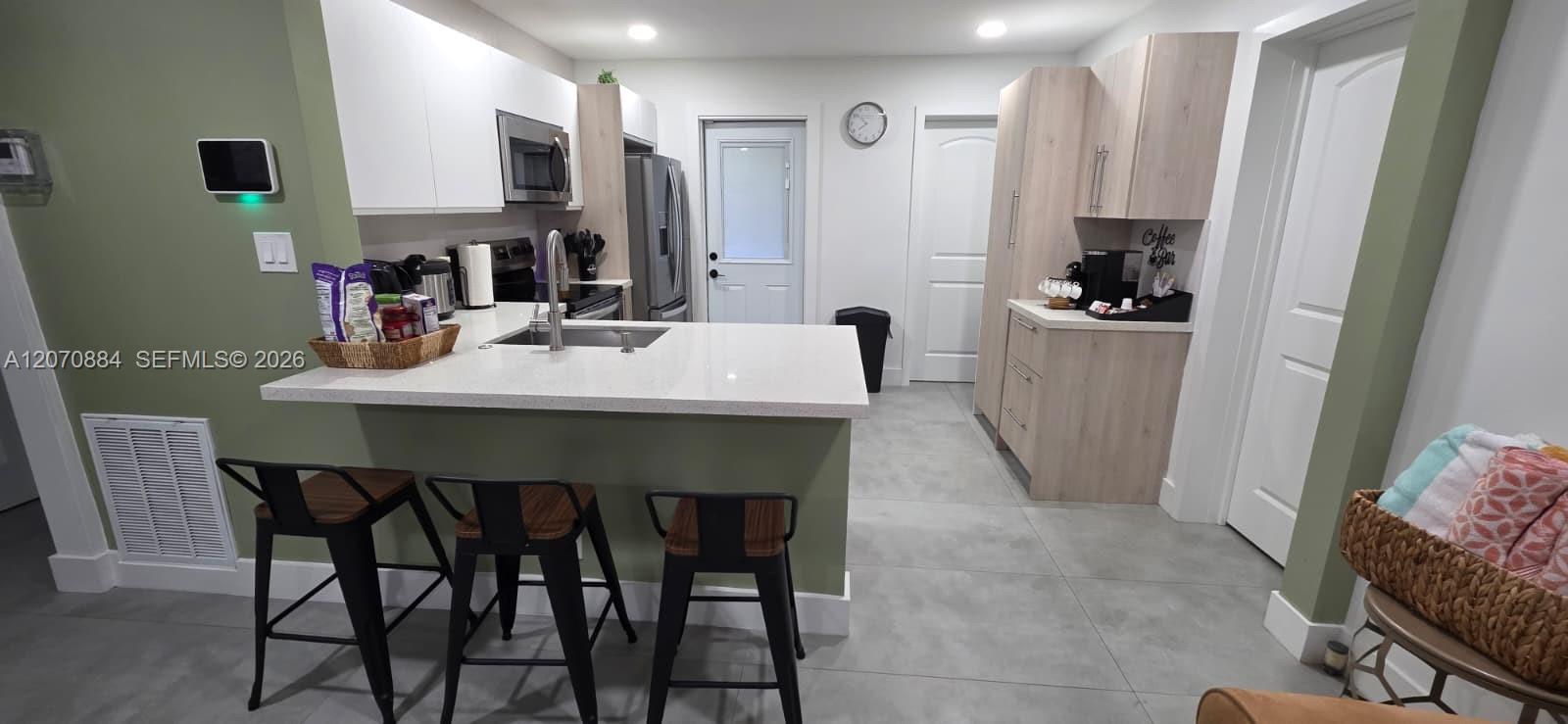 420 S 28th Ave — Photo 3