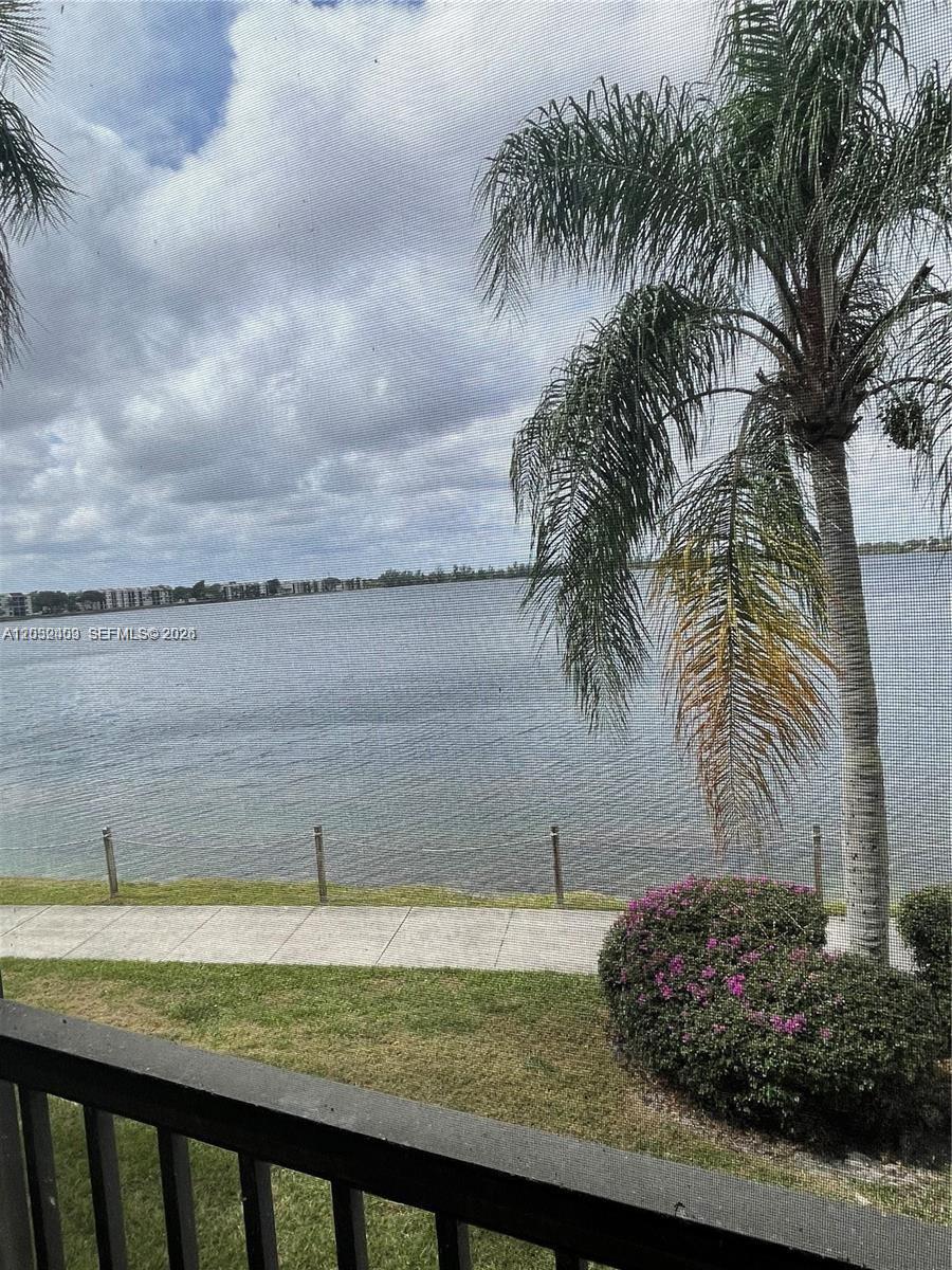 110 Lake Emerald # 203, Oakland Park FL 33309