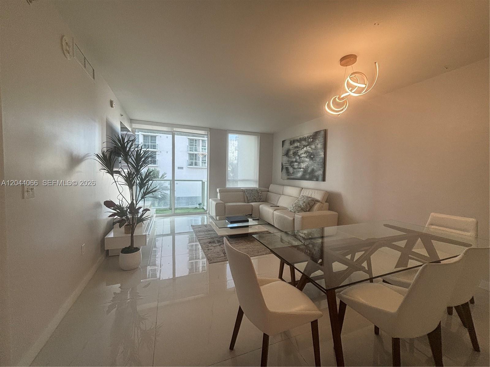 253 NE 2nd St # 1204, Miami FL 33132