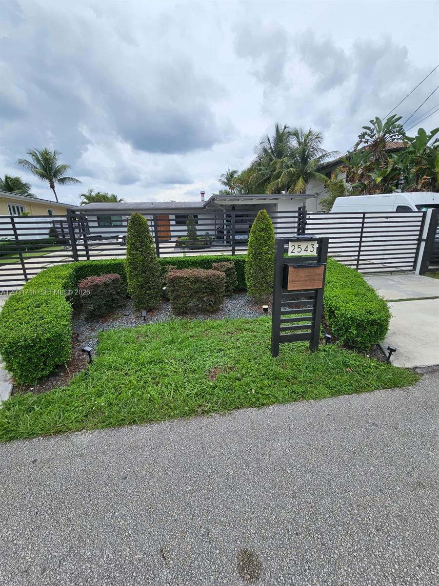 2543 Gulfstream Ln, Fort Lauderdale FL 33312