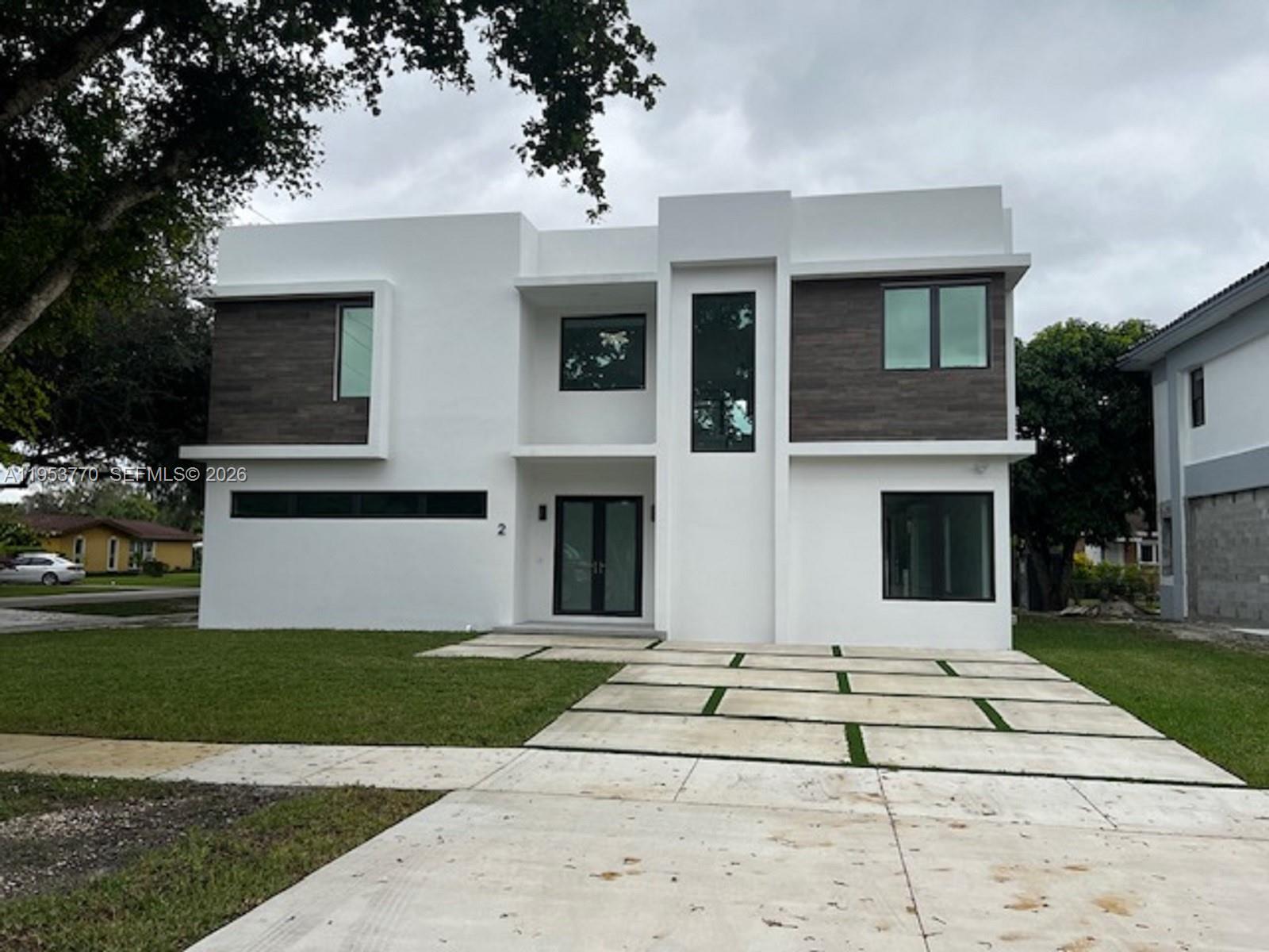 2 Hough Dr, Miami Springs FL 33166