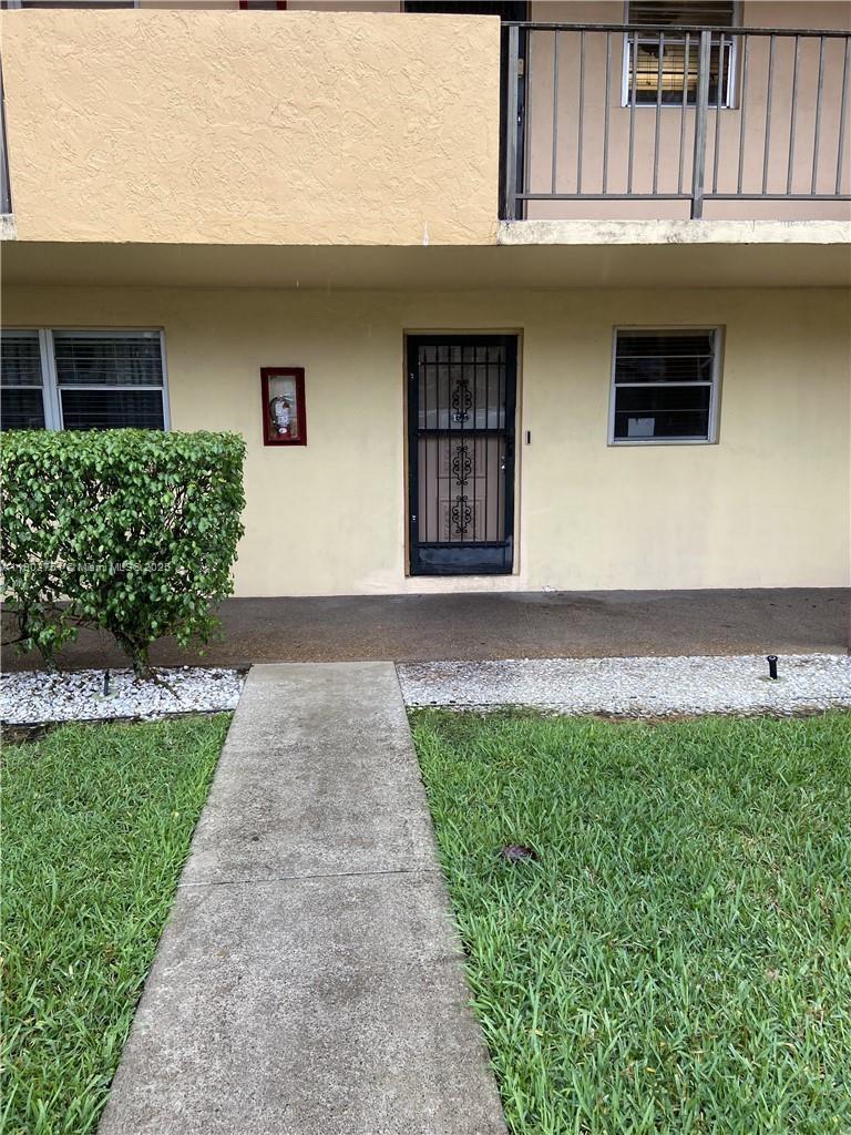 3955 N Nob Hill Rd # 101, Sunrise FL 33351