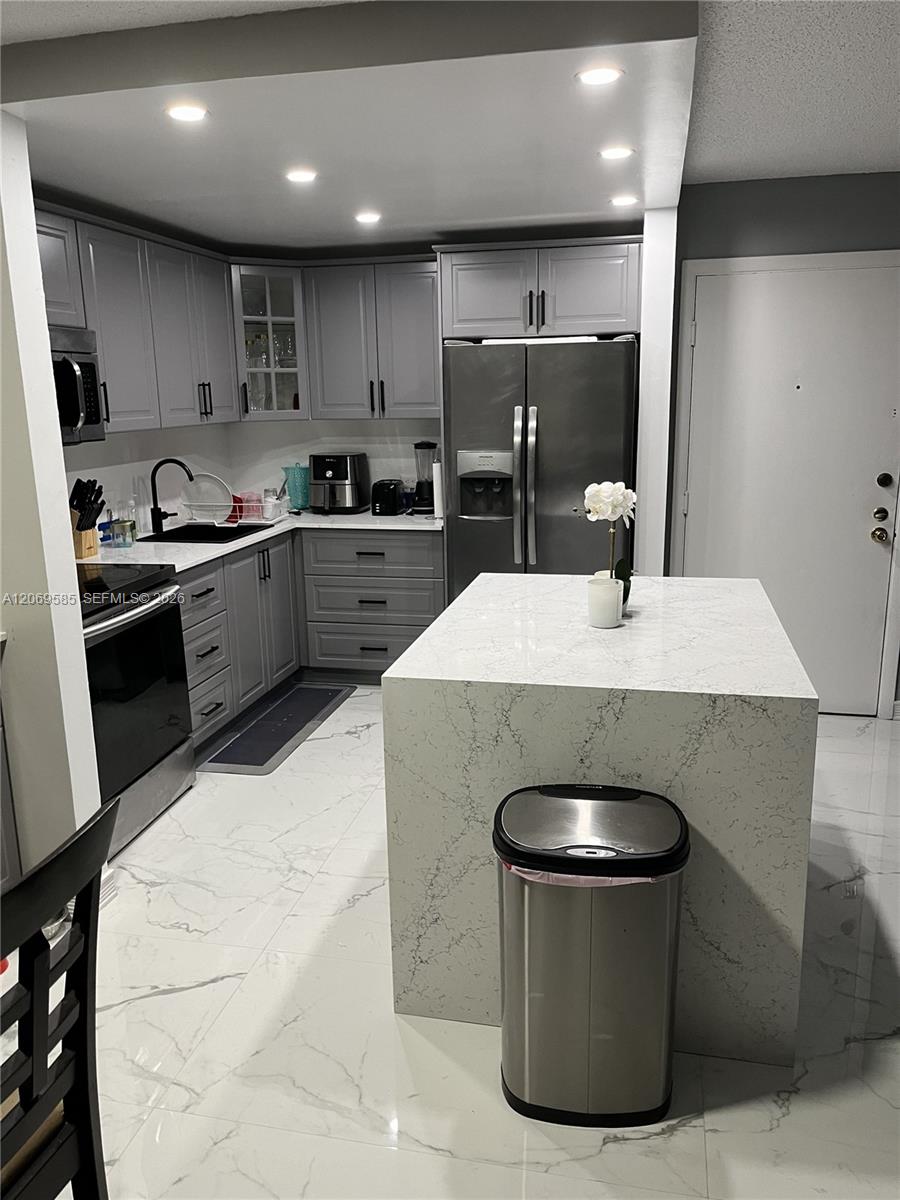 819 NE 199th St # 101 — Photo 2