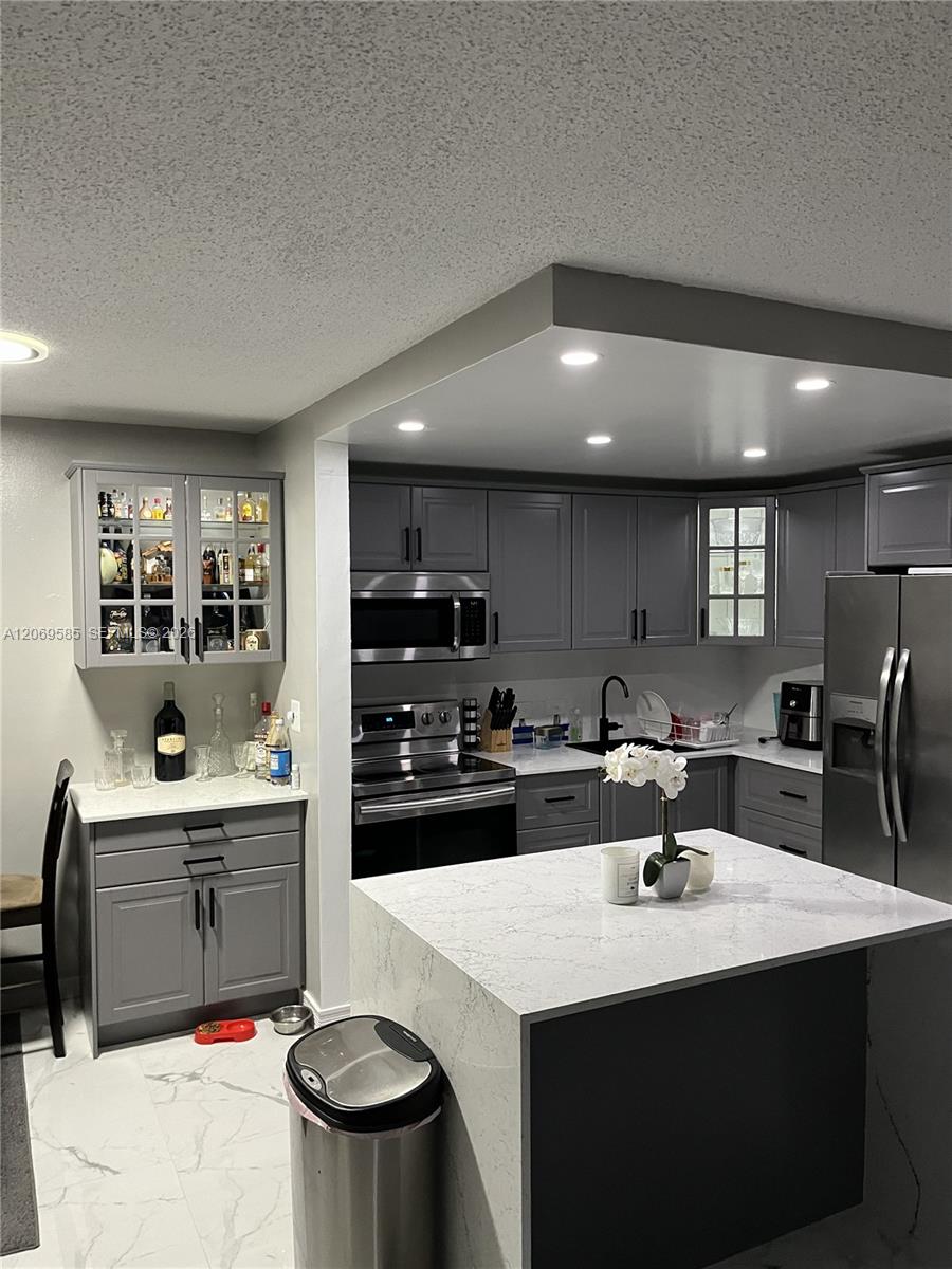819 NE 199th St # 101 — Photo 3